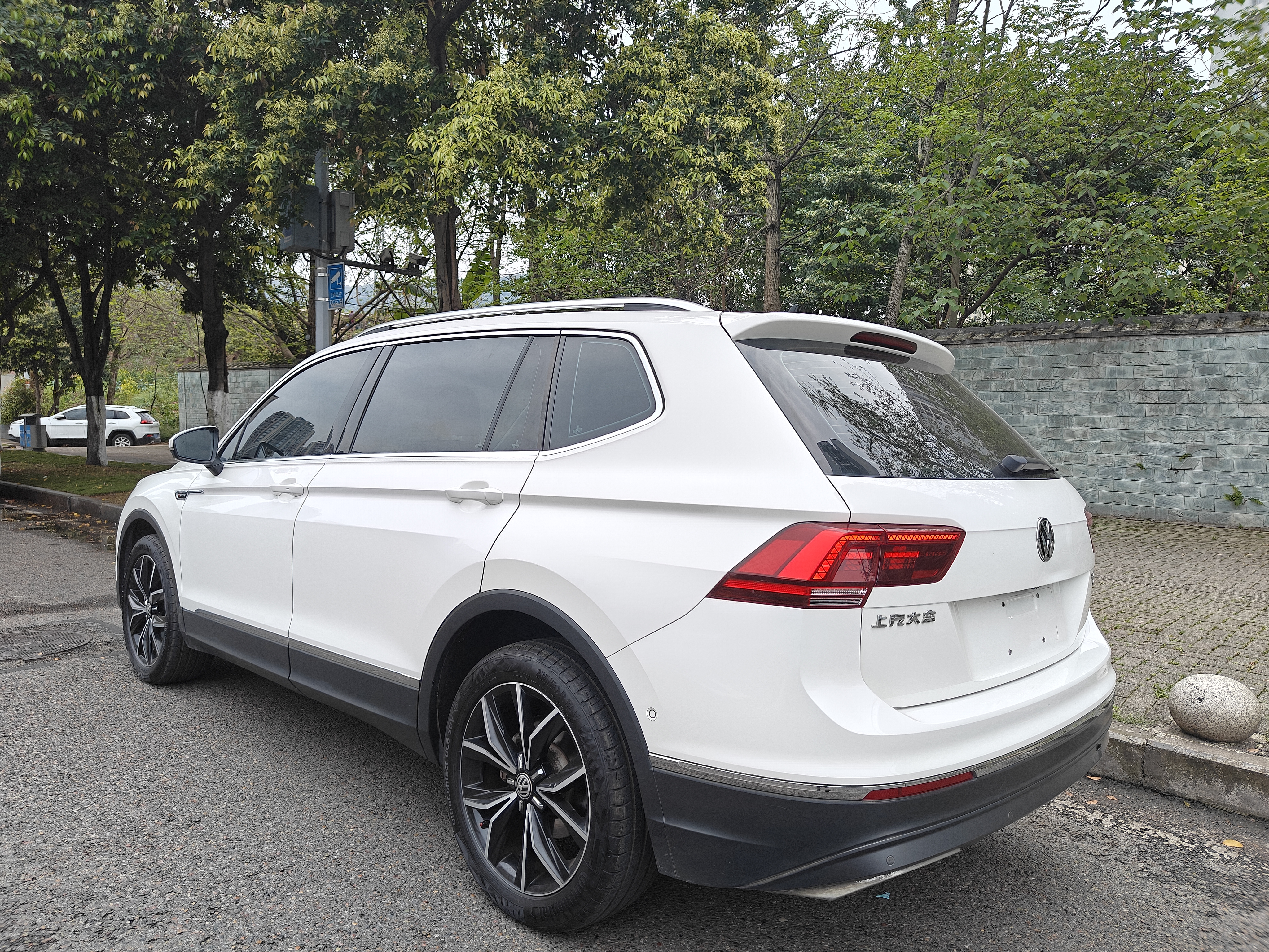 Volkswagen Tiguan L 2017 car image #4