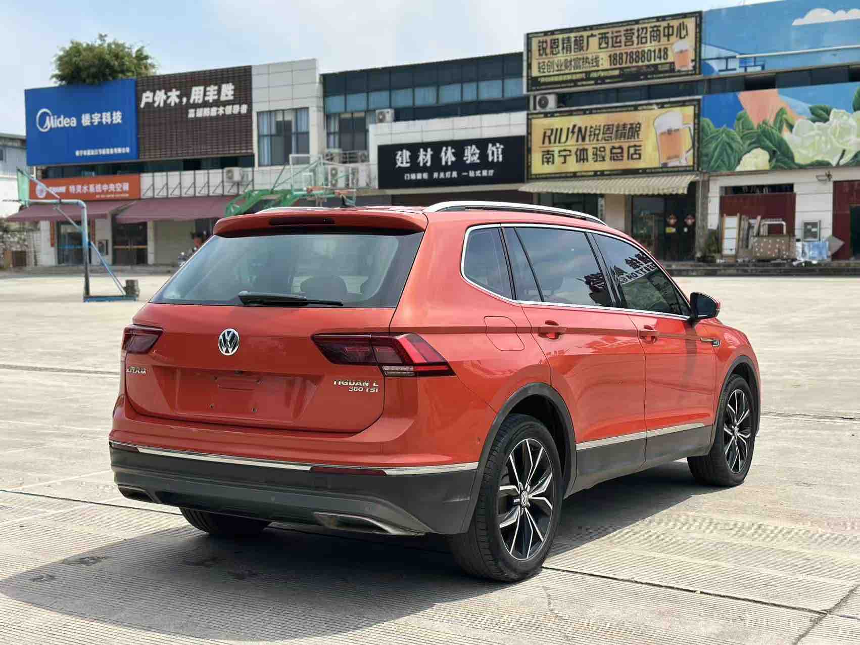 Volkswagen Tiguan L 2017 car image #4