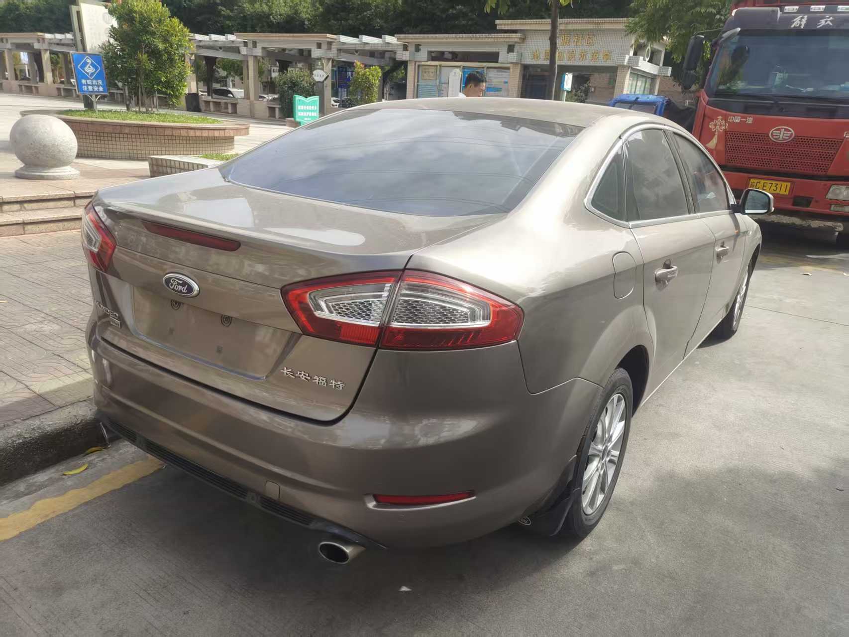 Ford Zhisheng 2011 #4 Ford Zhisheng 2011 car image #4