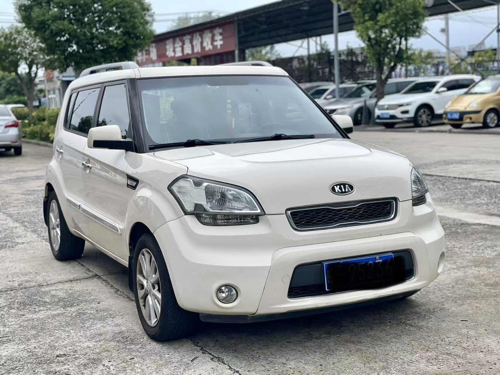 起亚 秀尔 2015 汽车图片 #4