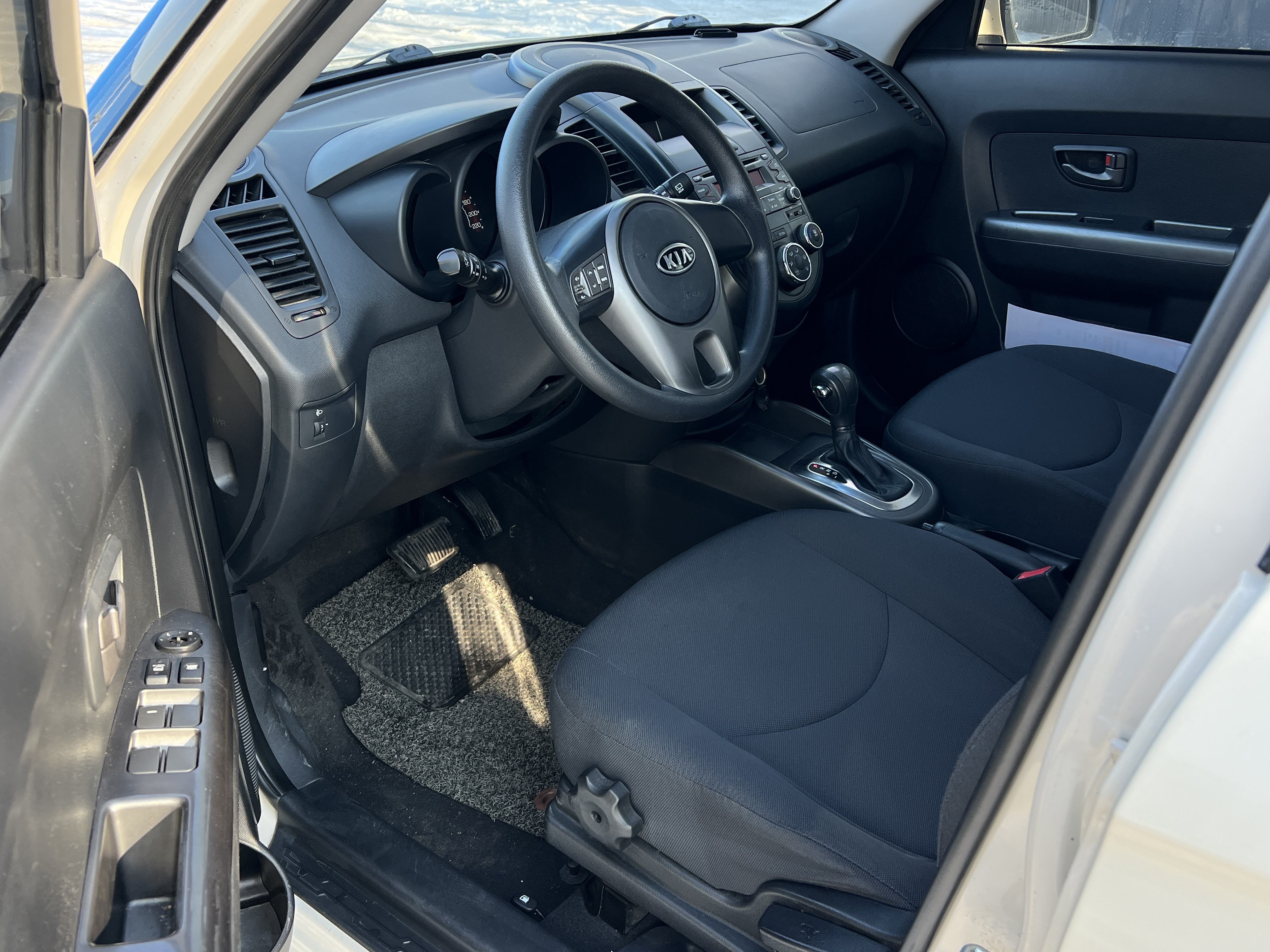 起亚 秀尔 2015 汽车图片 #4