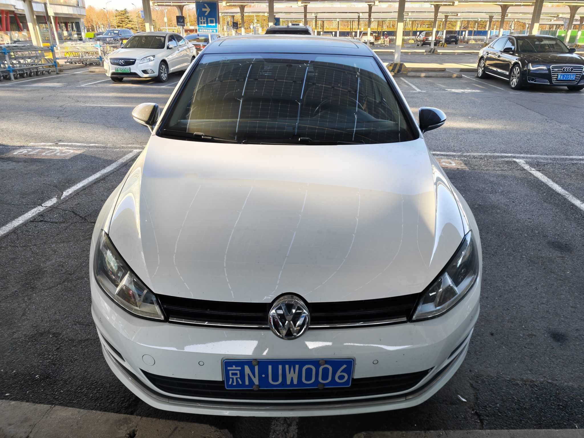 Volkswagen Golf 2018 car image #4
