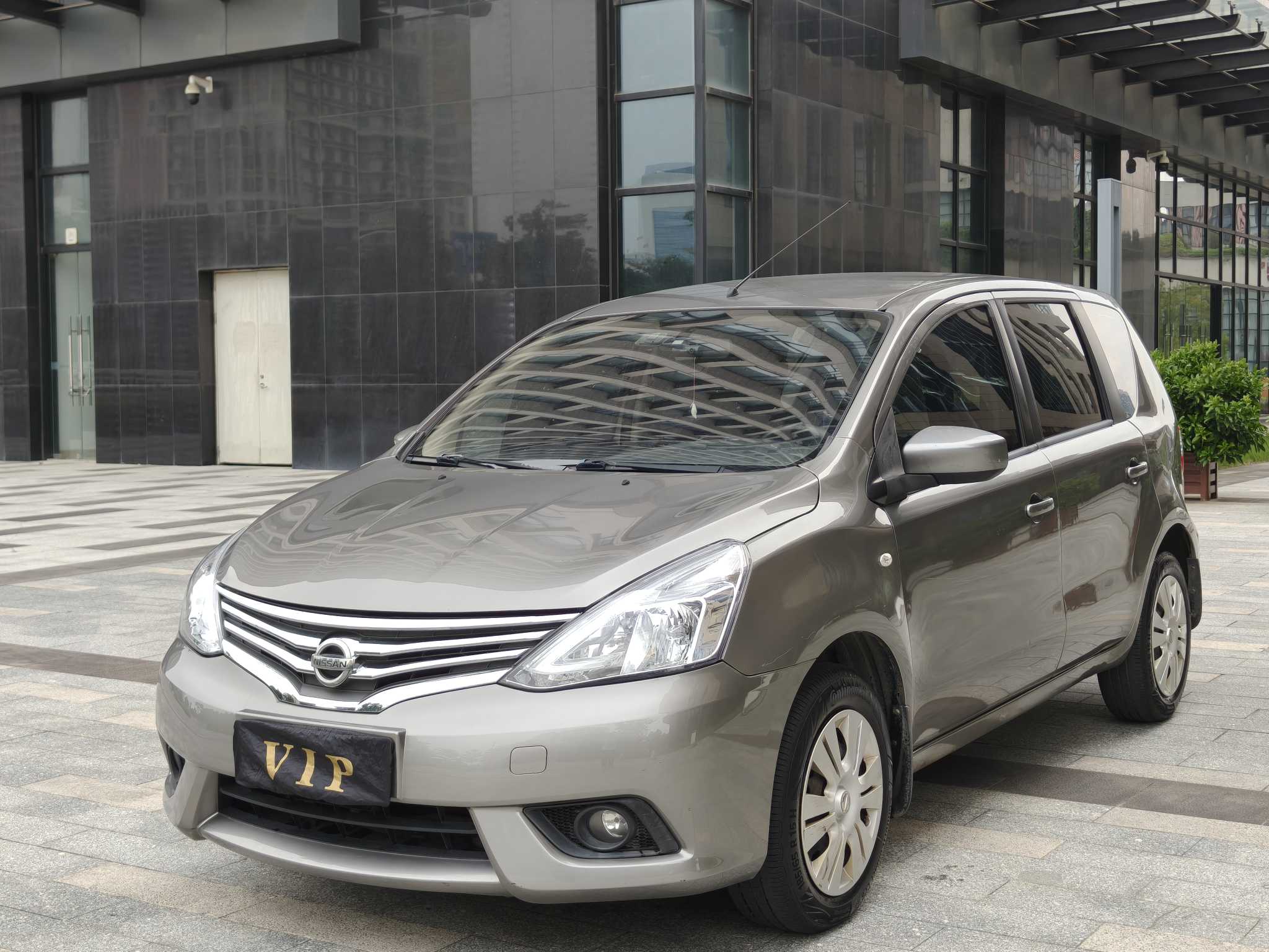 日产 骊威 2013 汽车图片 #4