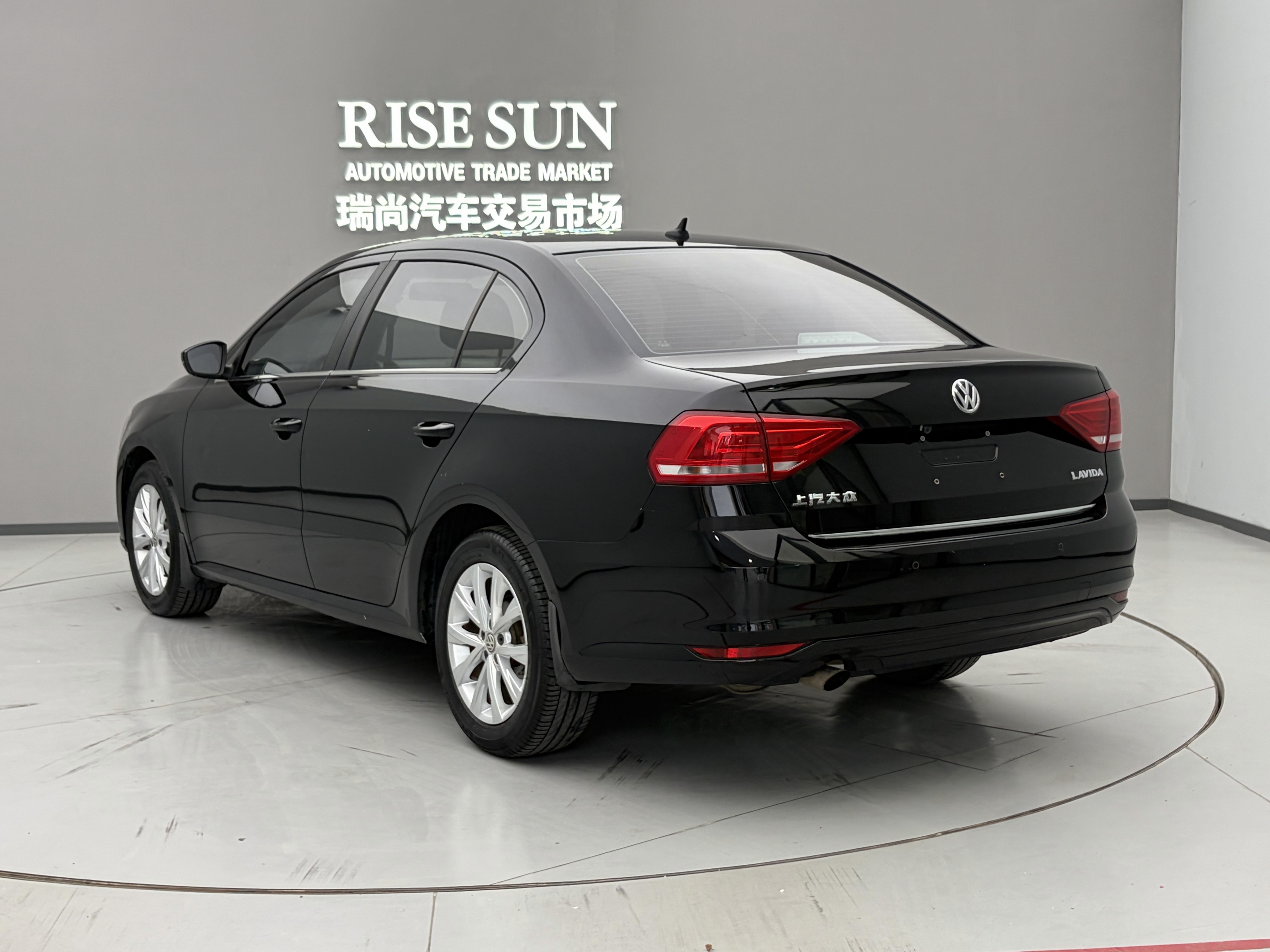 Volkswagen Lavida 2019 #4 Volkswagen Lavida 2019 car image #4
