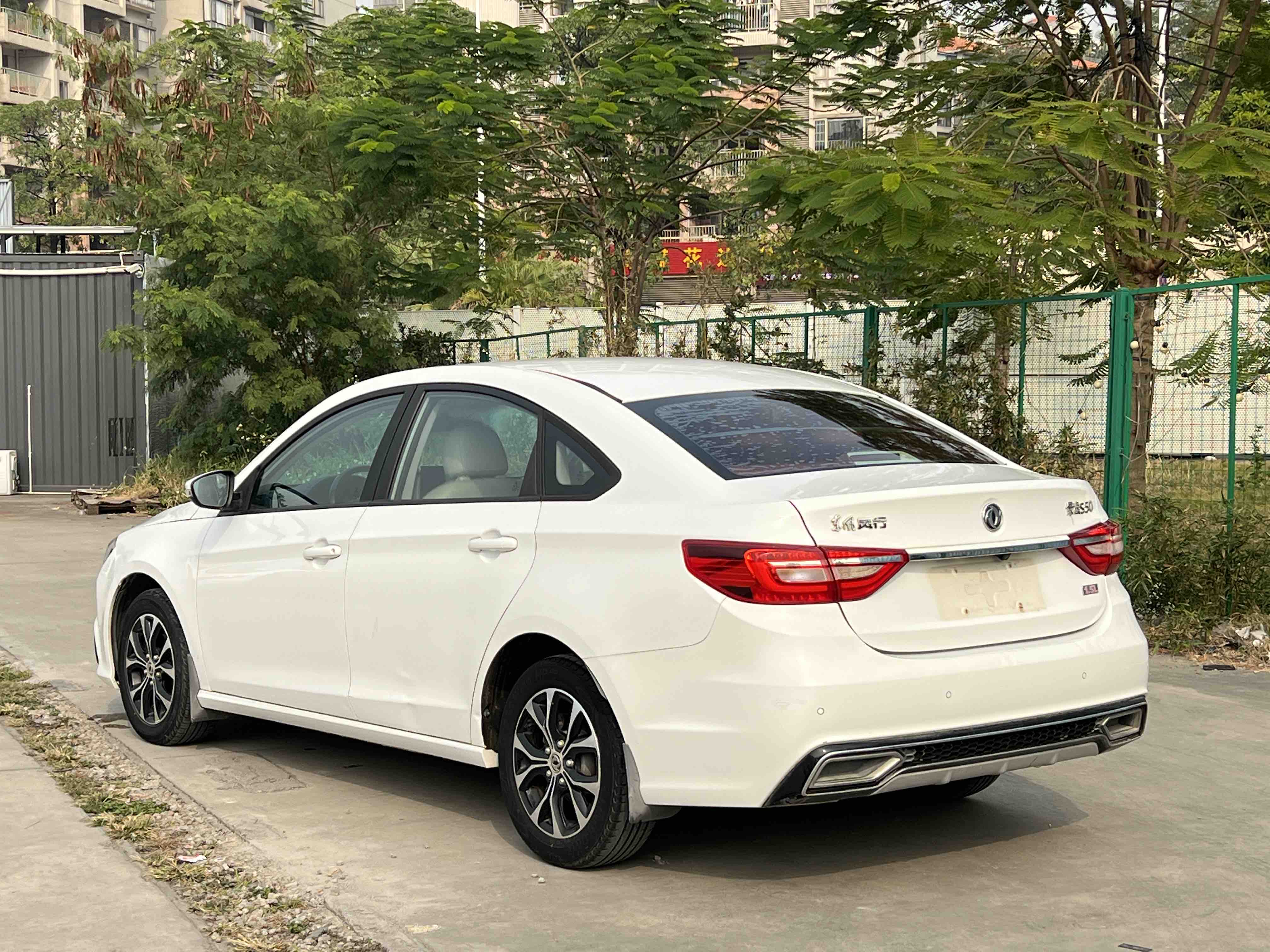 Forthing JOYEAR S50 2018 #4 Forthing JOYEAR S50 2018 immagine di auto #4