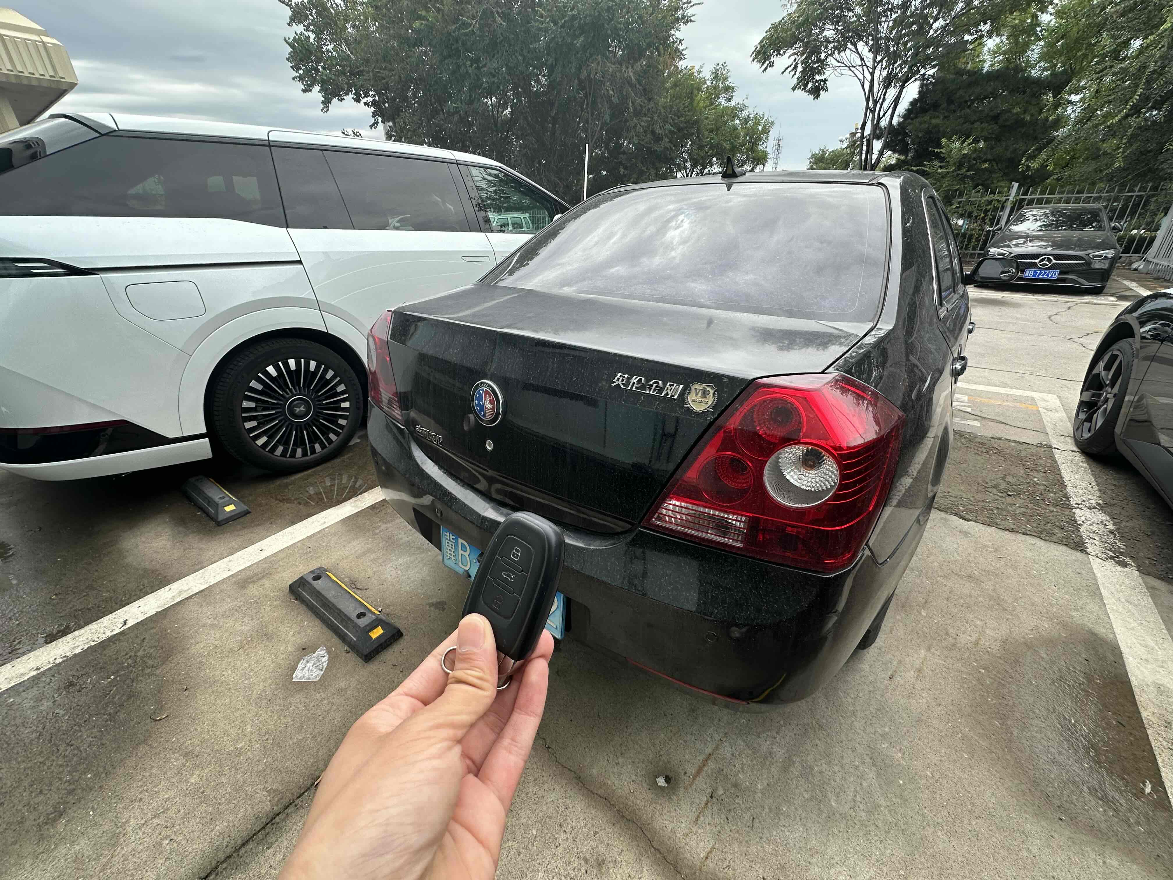 GEELY KingKong 2013 #4 GEELY KingKong 2013 car image #4