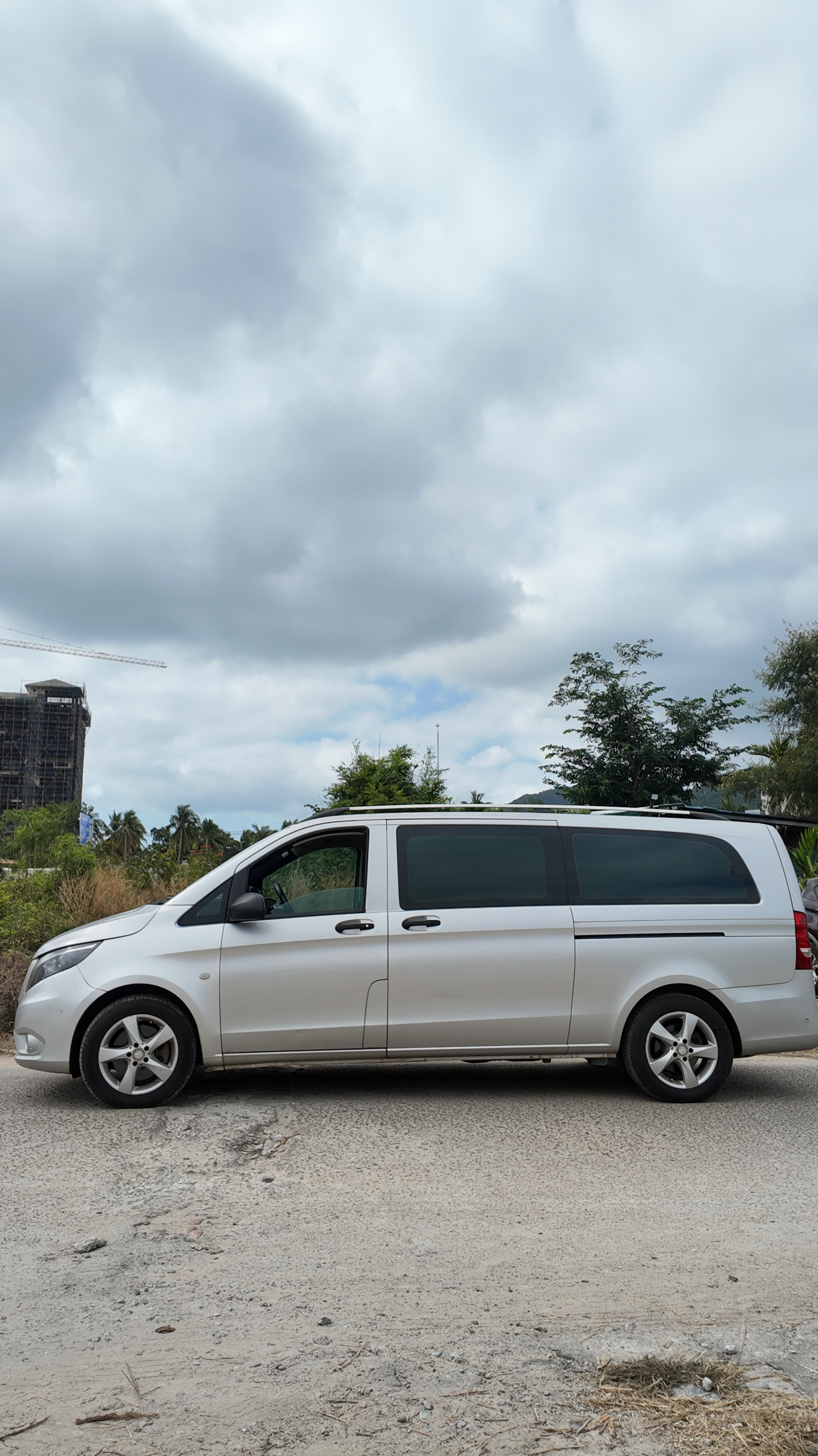 Mercedes-Benz E Class 2013 car image #4