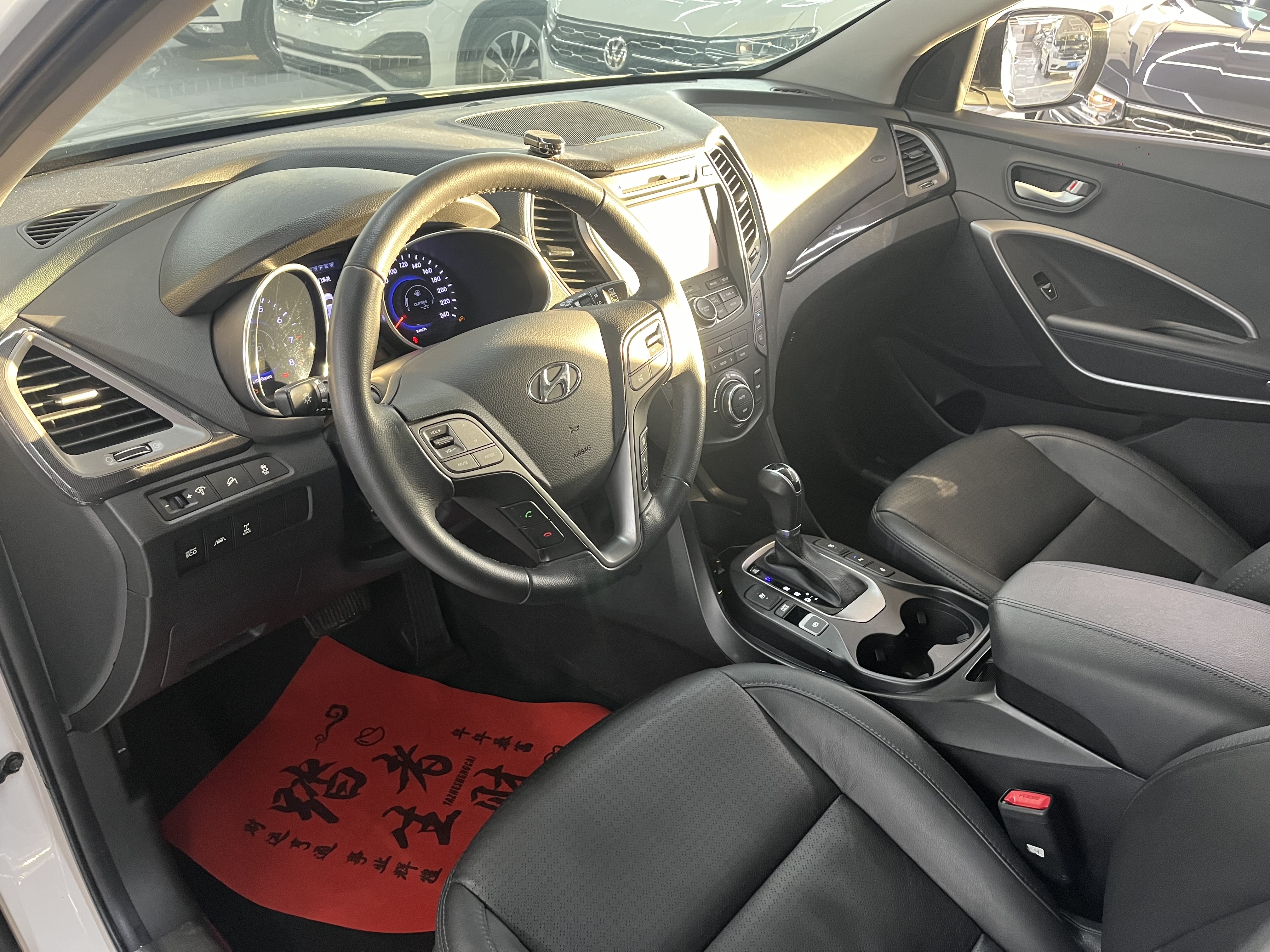 Hyundai Santa Fe 2013 car image #4