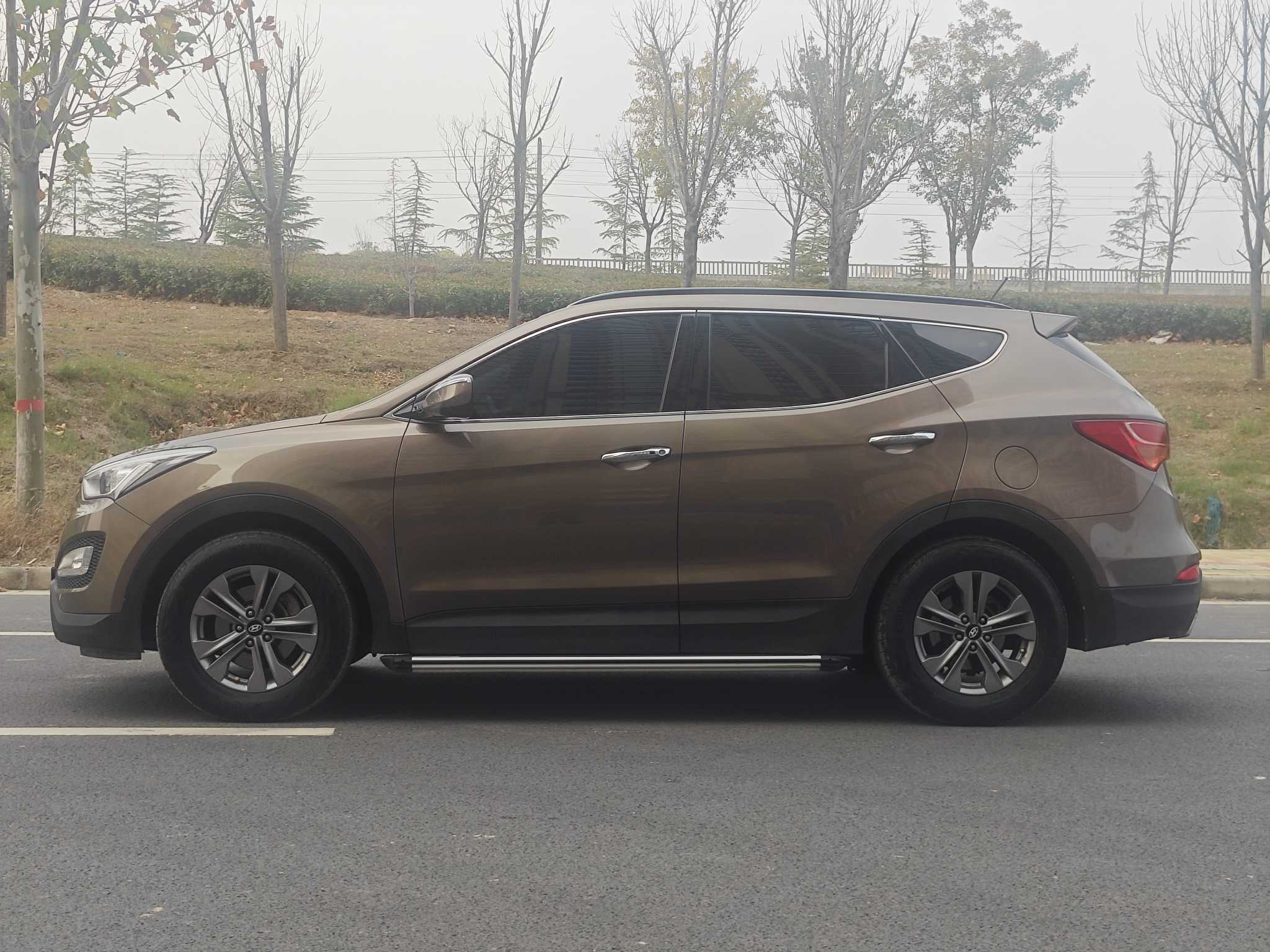 Hyundai Santa Fe 2014 car image #4