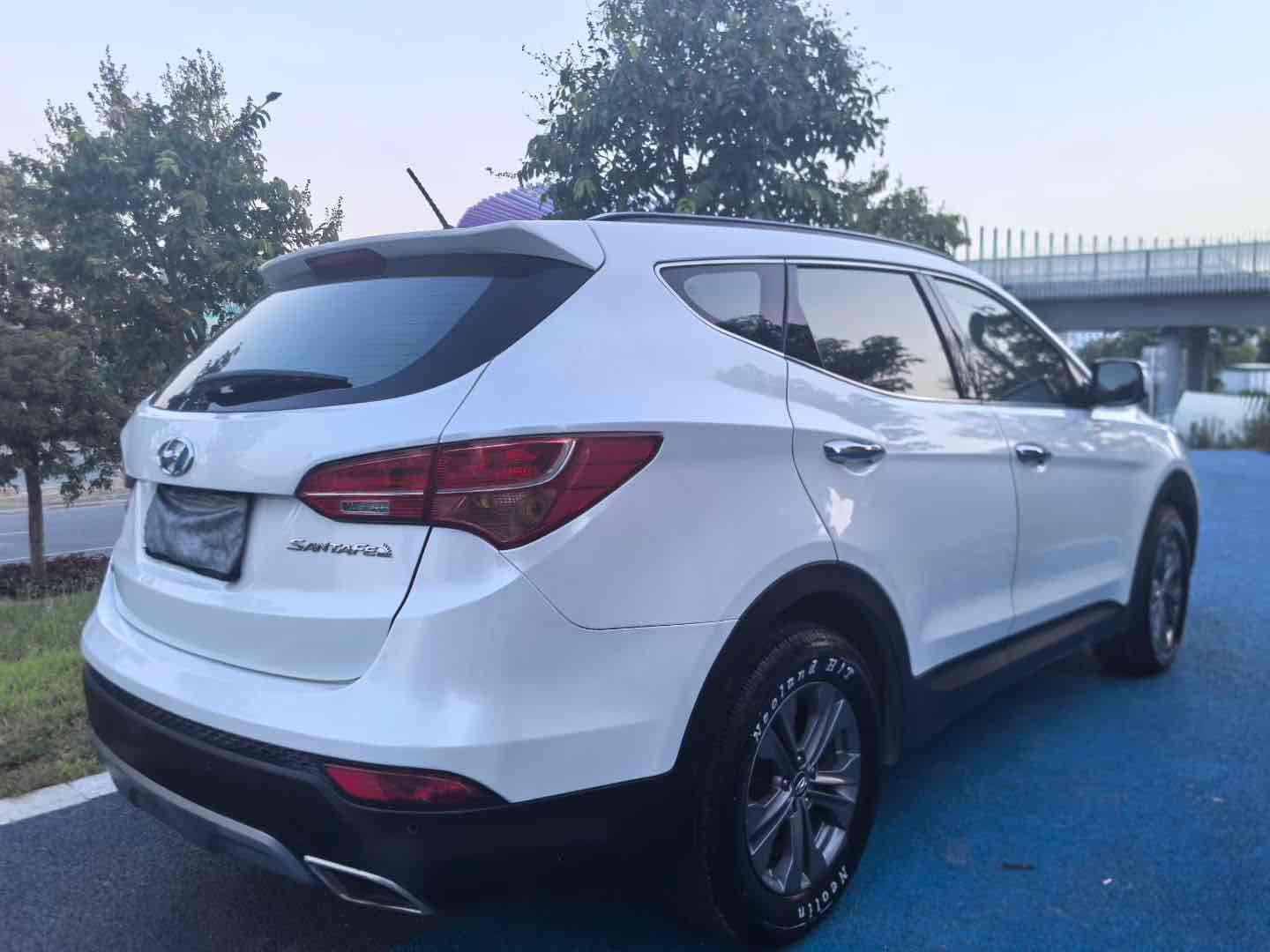 Hyundai Santa Fe 2014 car image #4