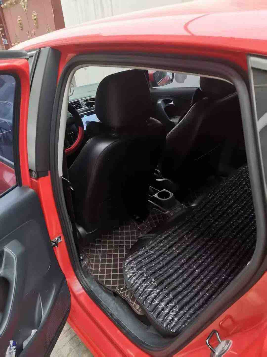 Volkswagen Polo 2012 car image #4