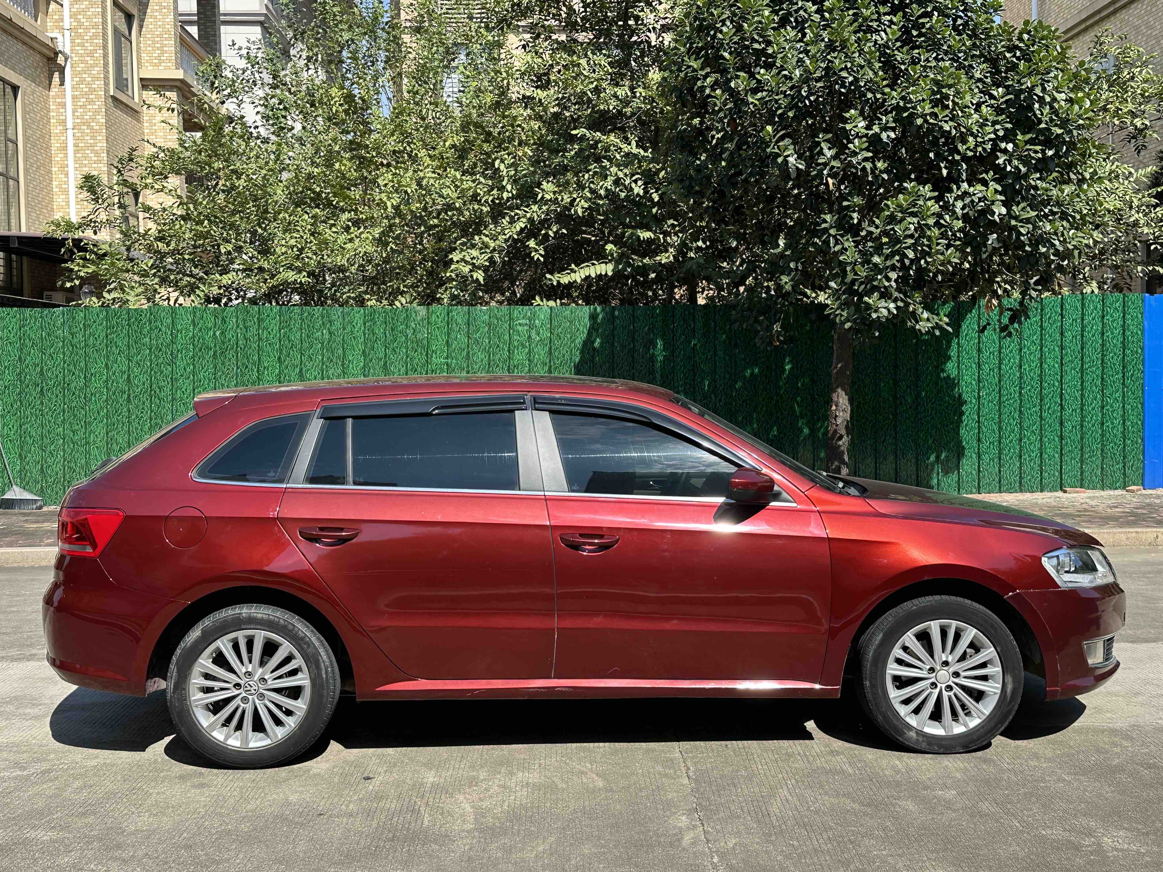 Volkswagen Gran Lavida 2013 car image #4