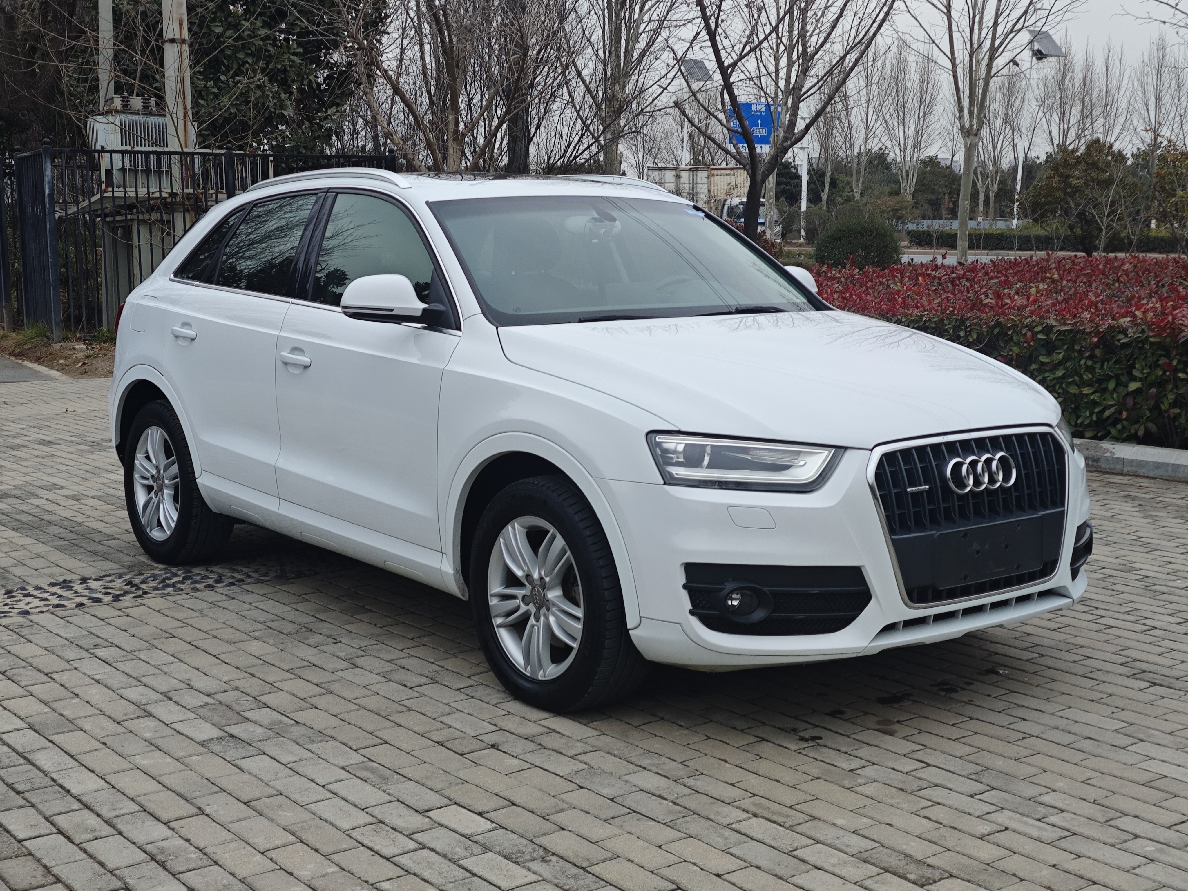 Audi Q3 2014 car image #4