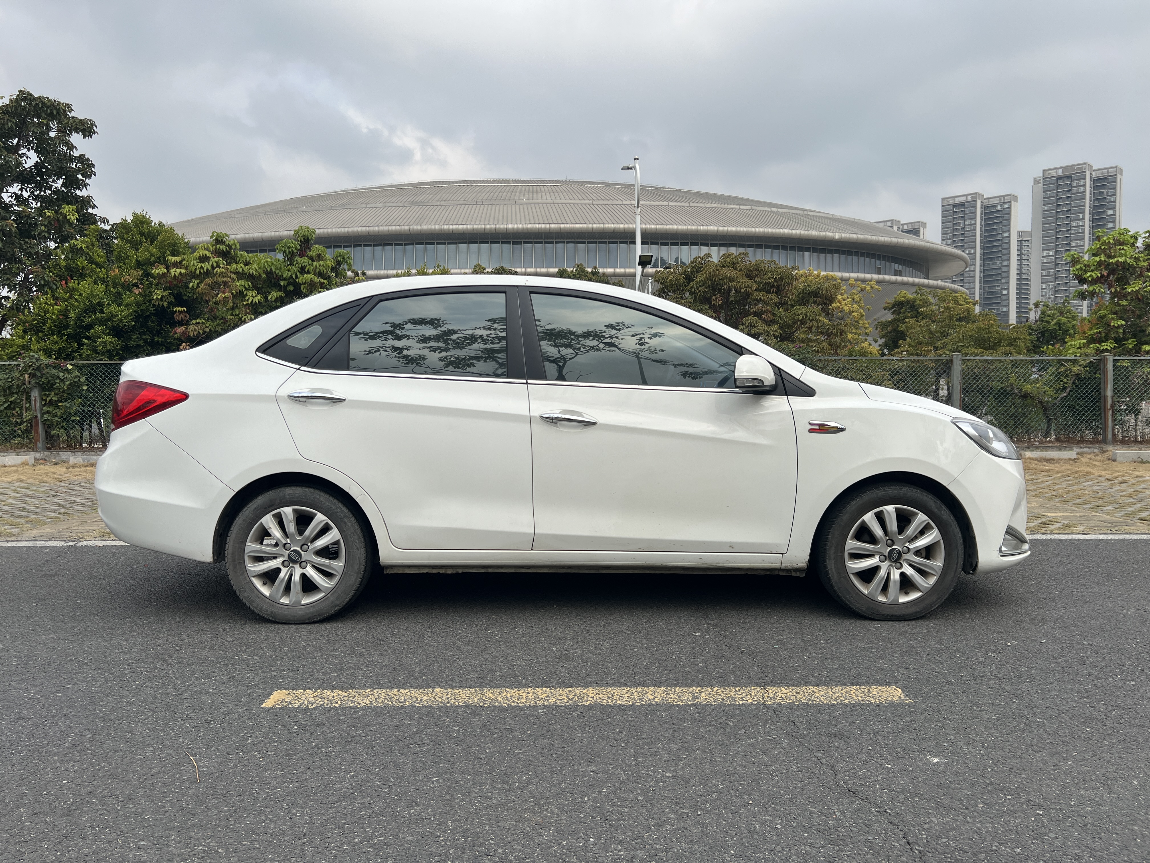 JAC 2017 imagem de carro #4