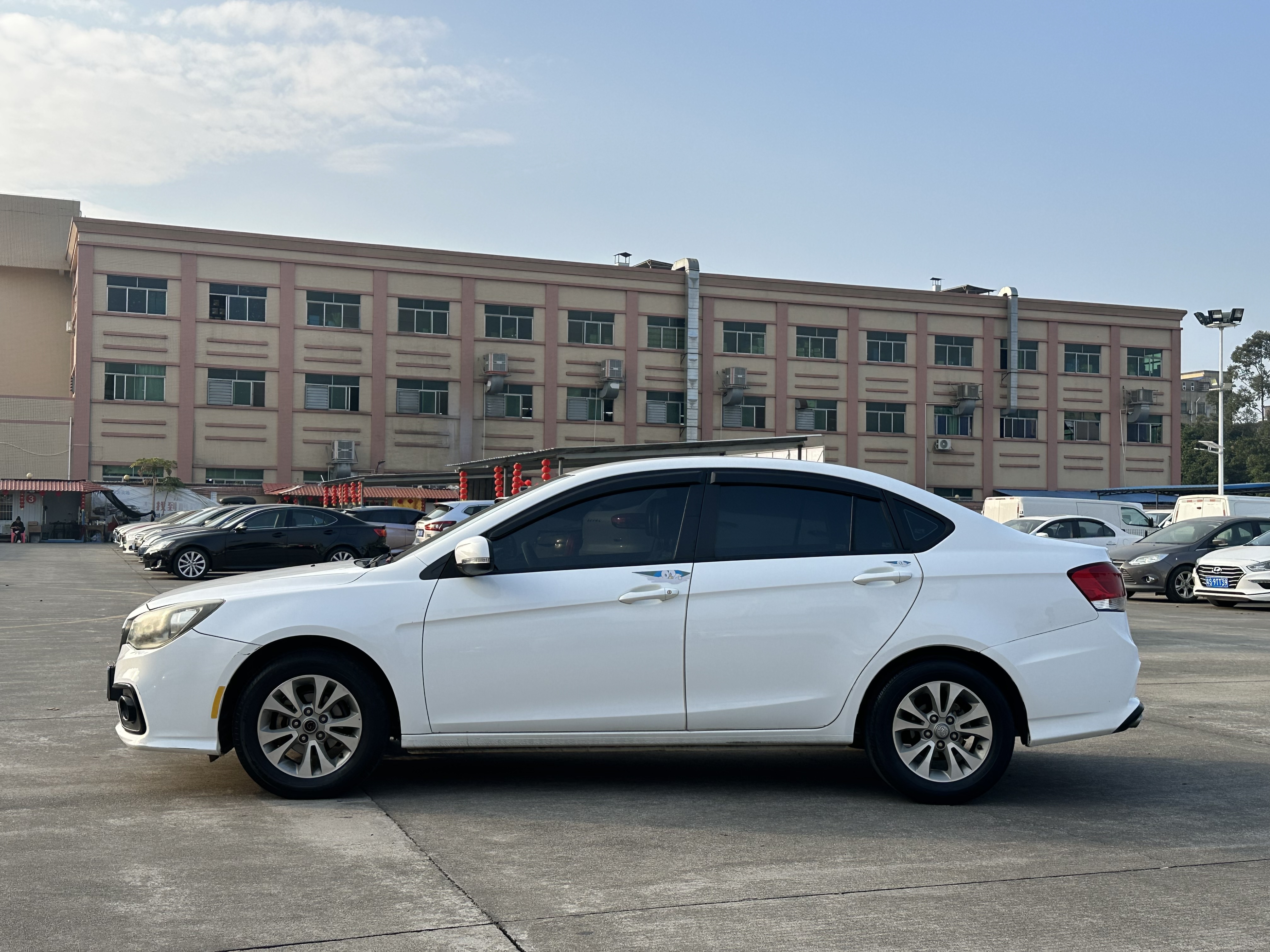 Soueast V5 Lingzhi 2018 #4 Soueast V5 Lingzhi 2018 car image #4