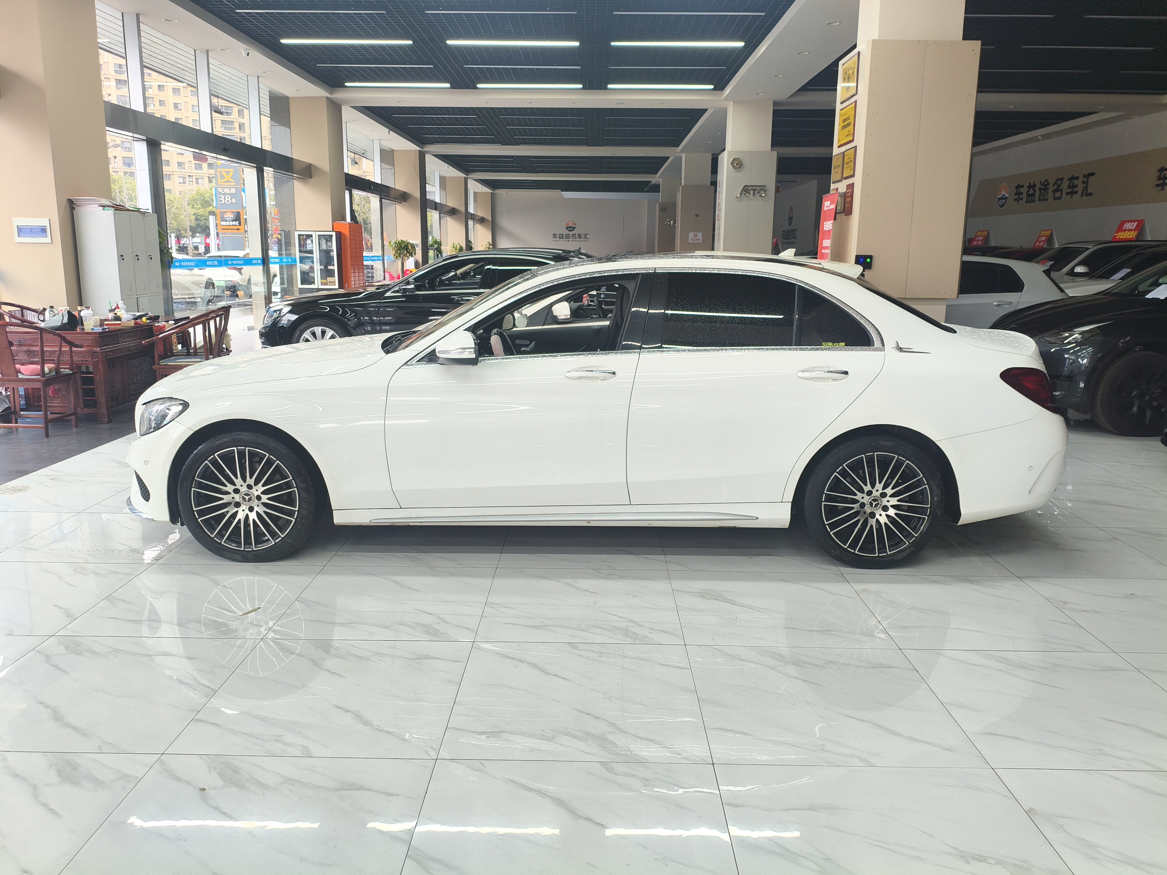 Mercedes-Benz C Class 2017 car image #4