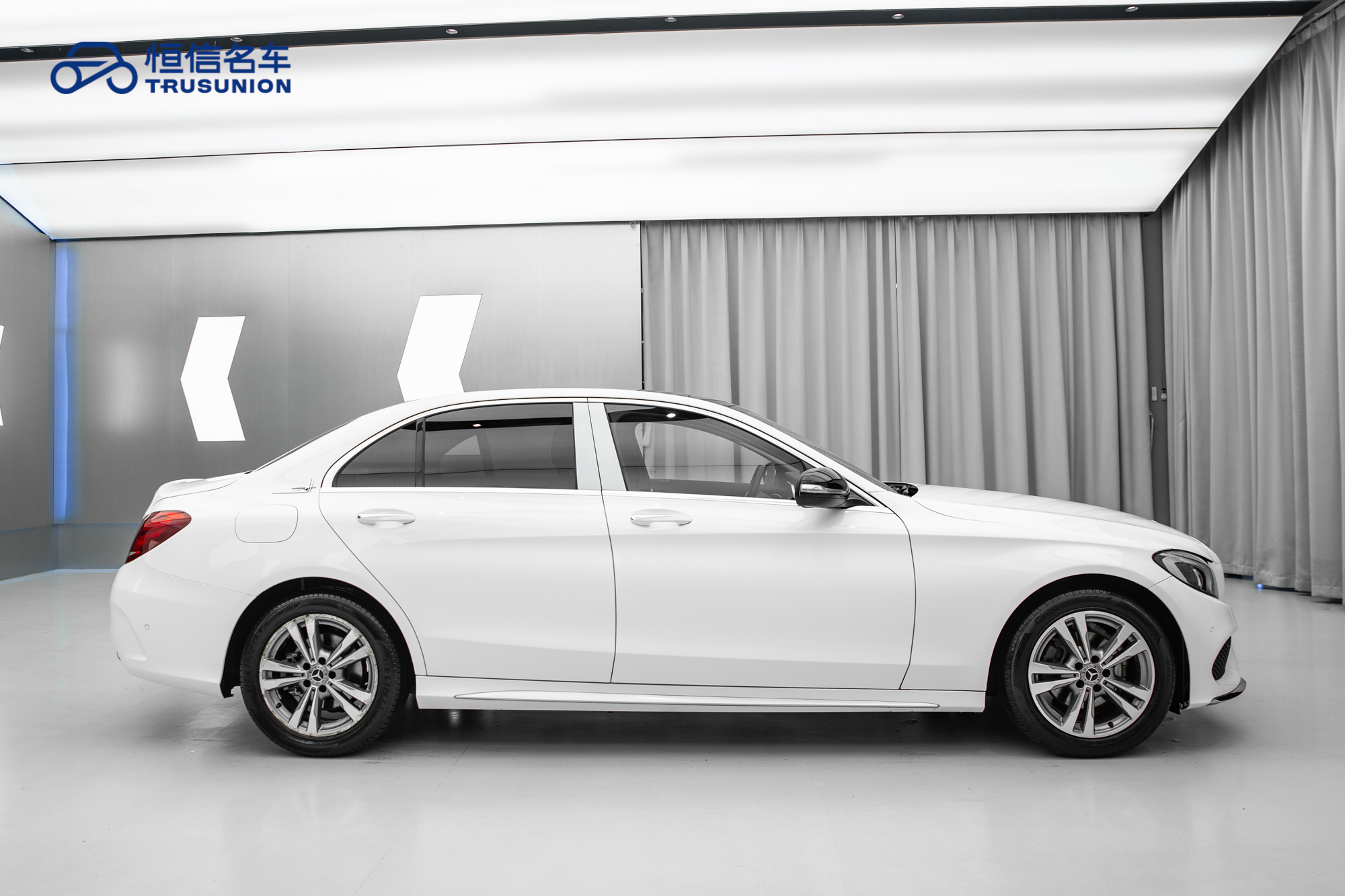 Mercedes-Benz C Class 2017 car image #4