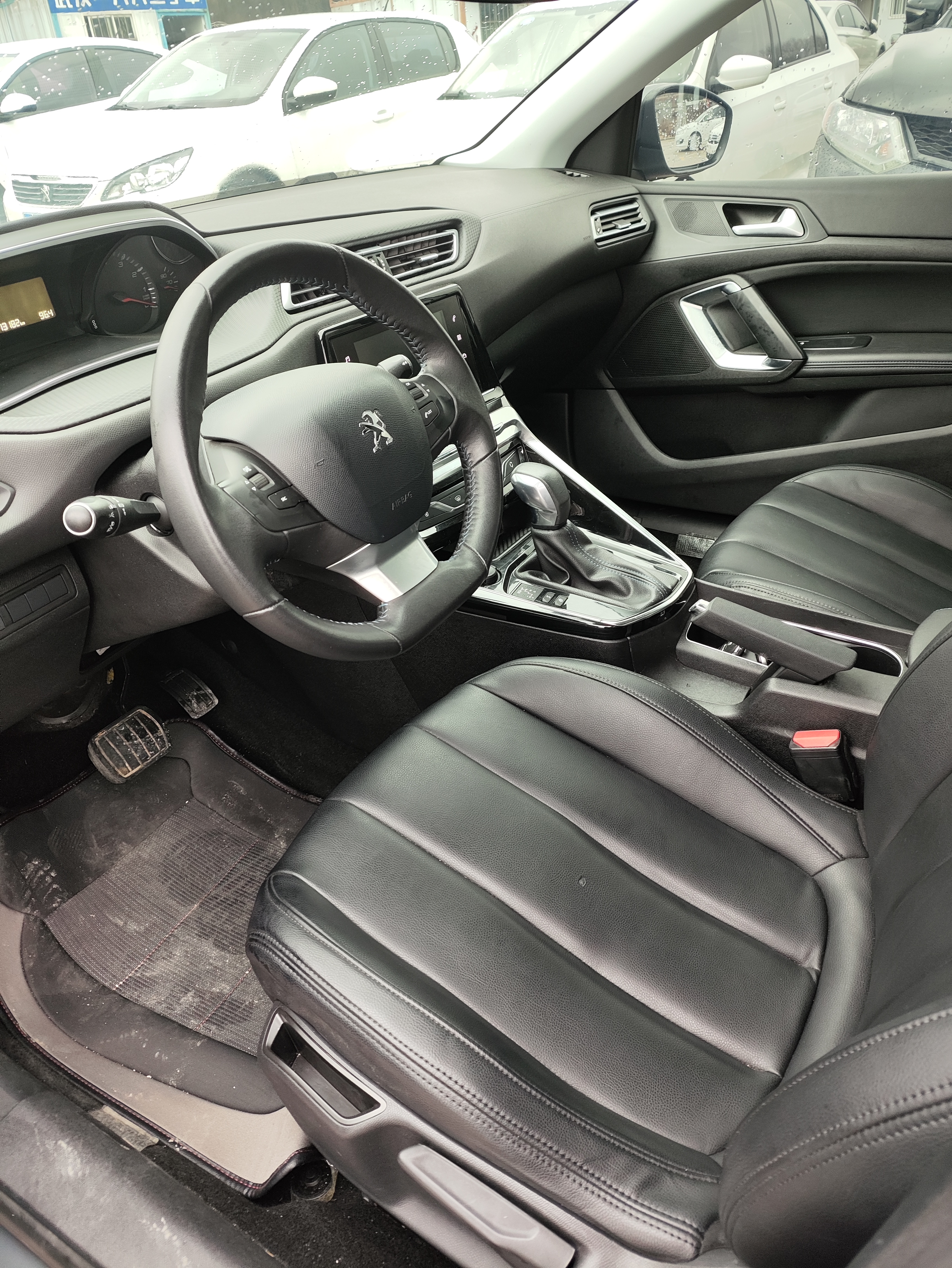 Peugeot 308 2017 #4 Peugeot 308 2017 car image #4