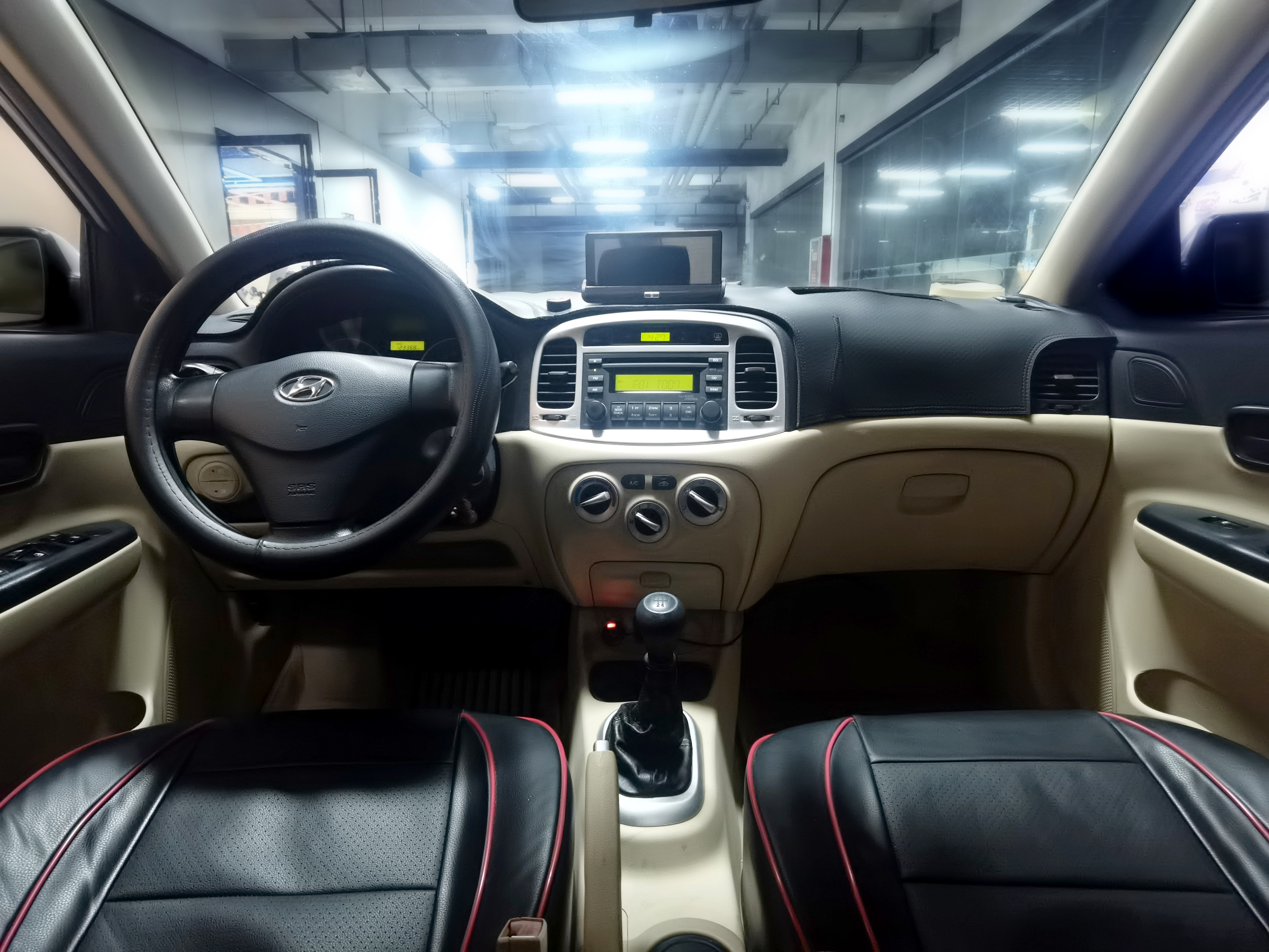 Hyundai Accent 2010 #4 Hyundai Accent 2010 car image #4