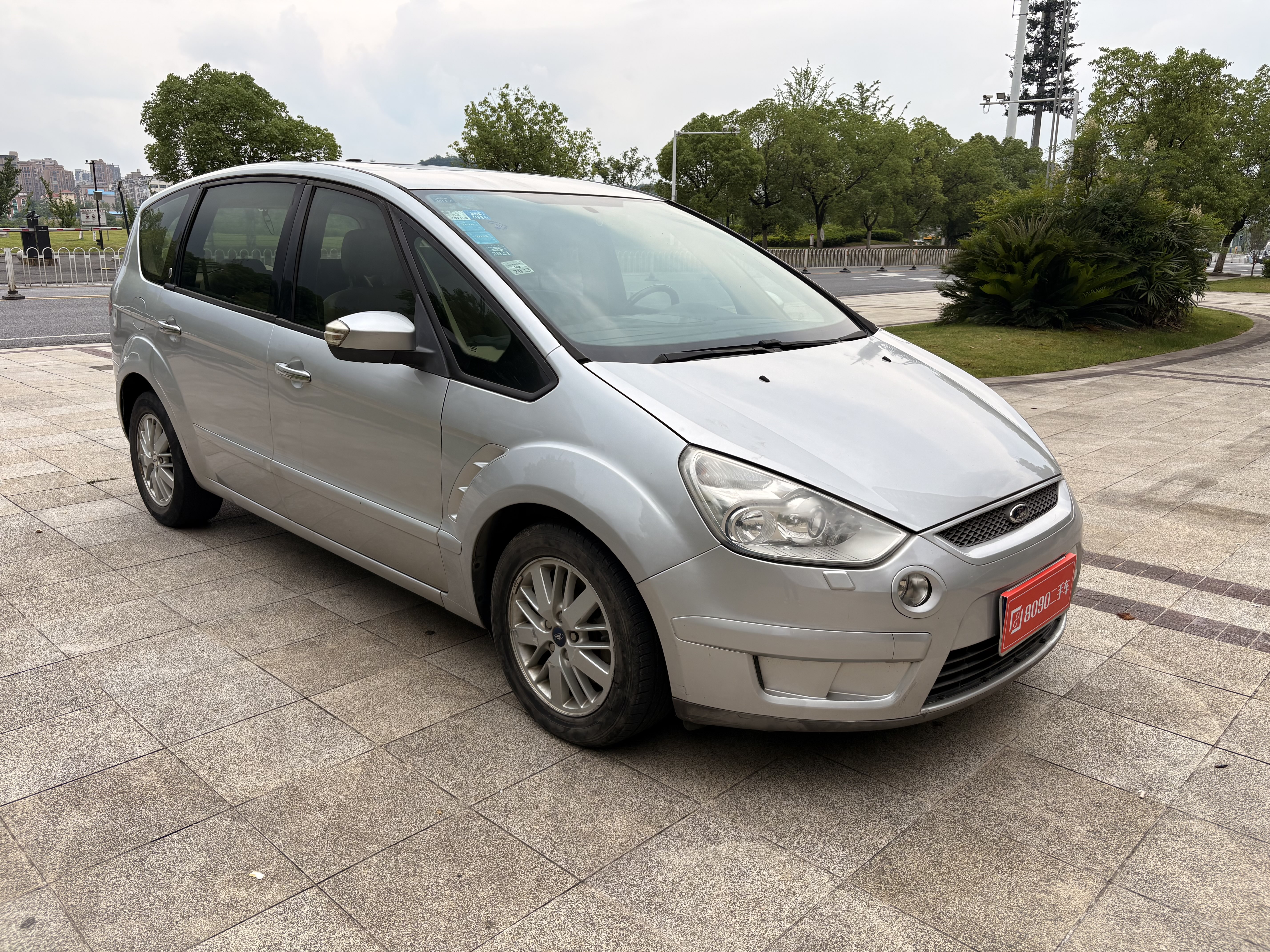 Ford S-MAX 2010 изображение автомобиля #4