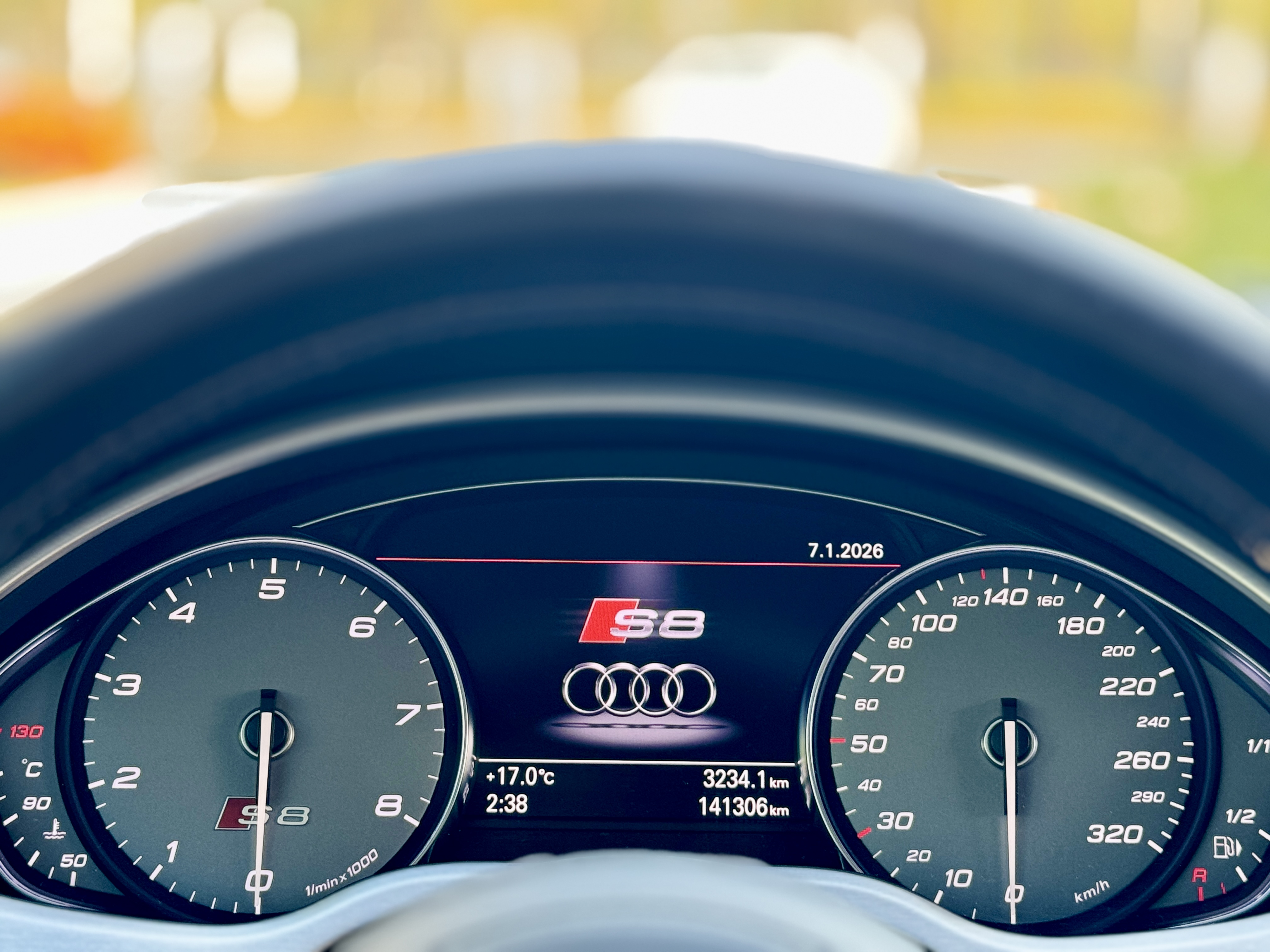 Audi S8 2013 car image #4