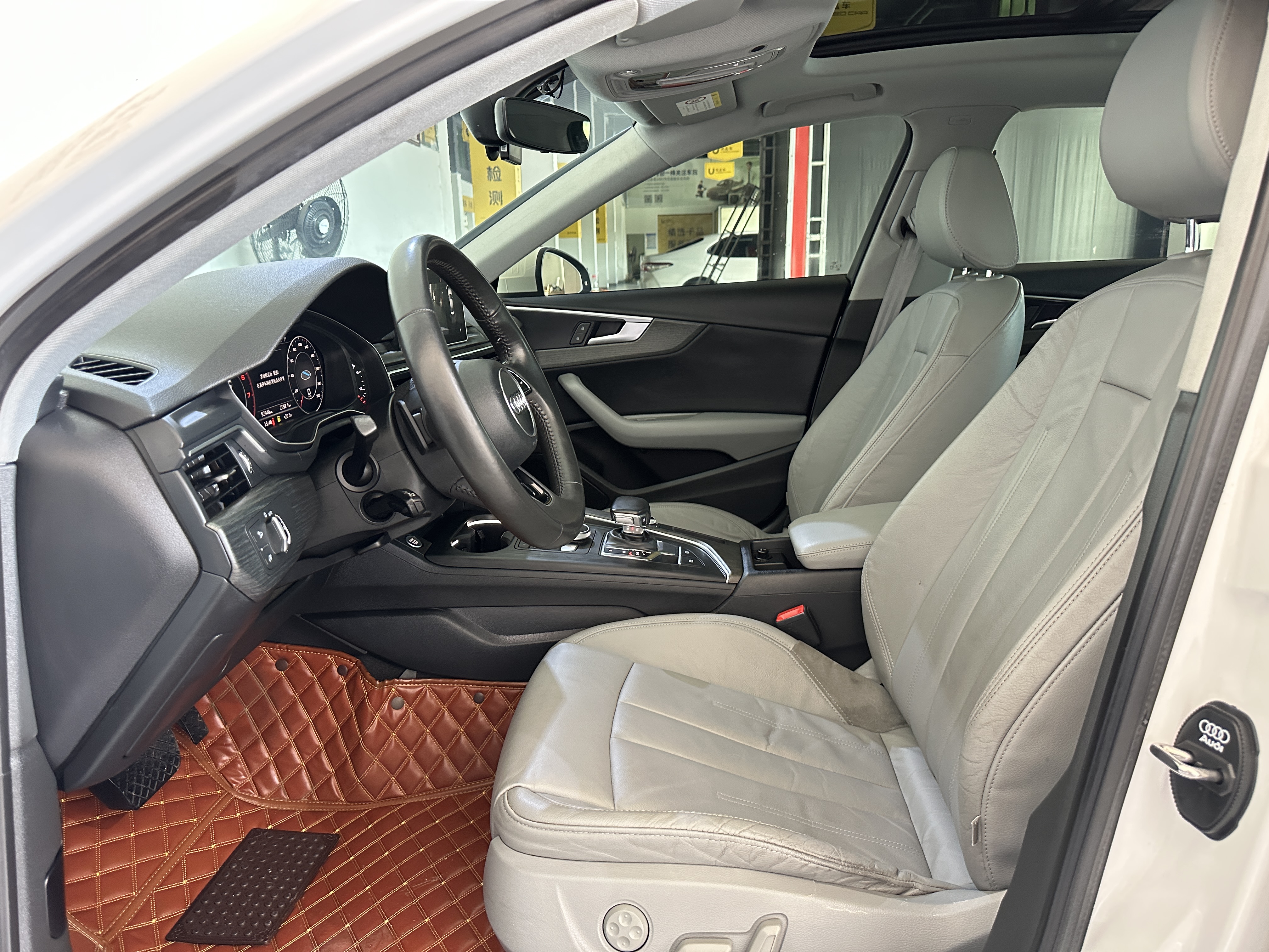 Audi A4L 2017 car image #4