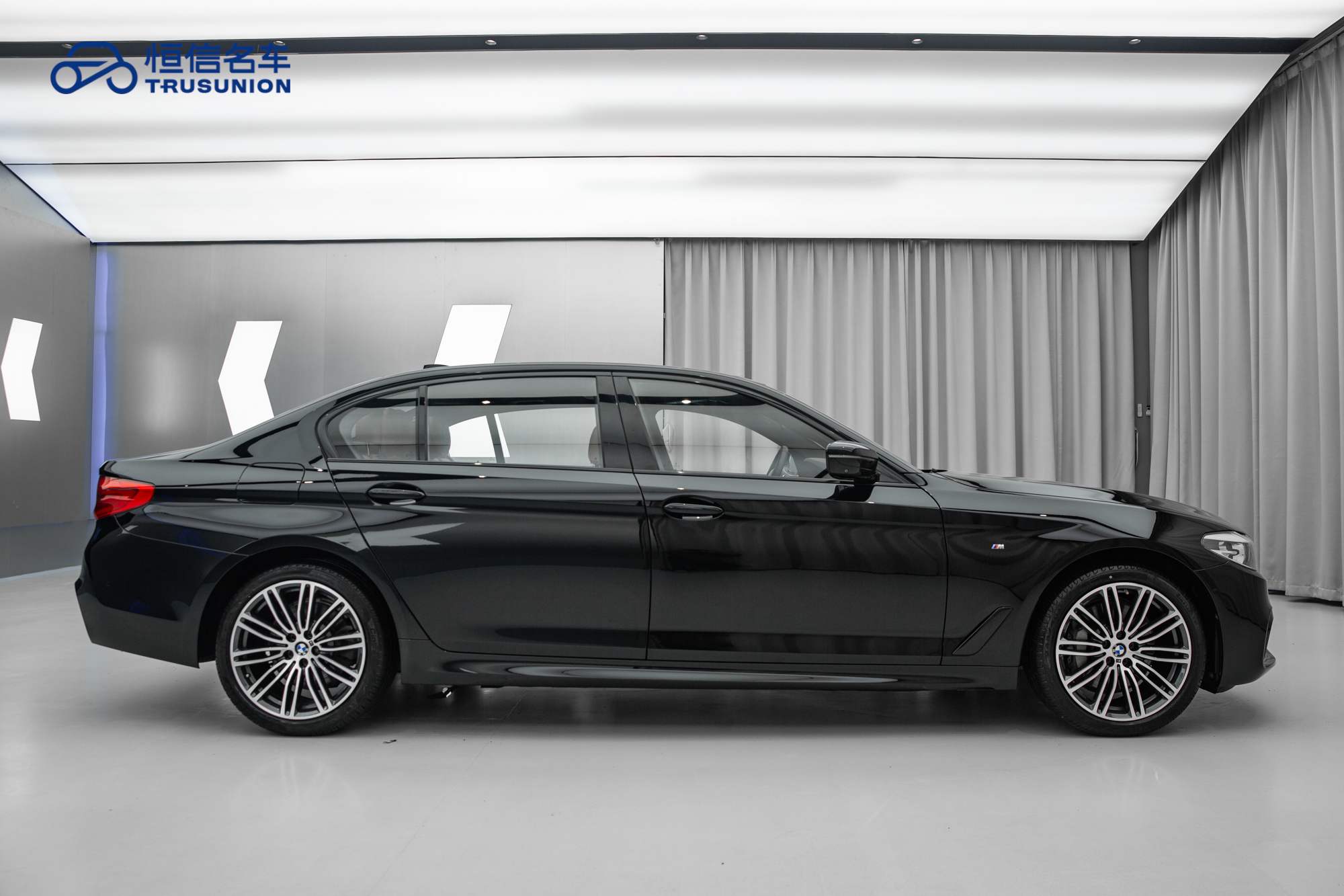 BMW 5 Series 2017 #4 BMW 5 Series 2017 car image #4