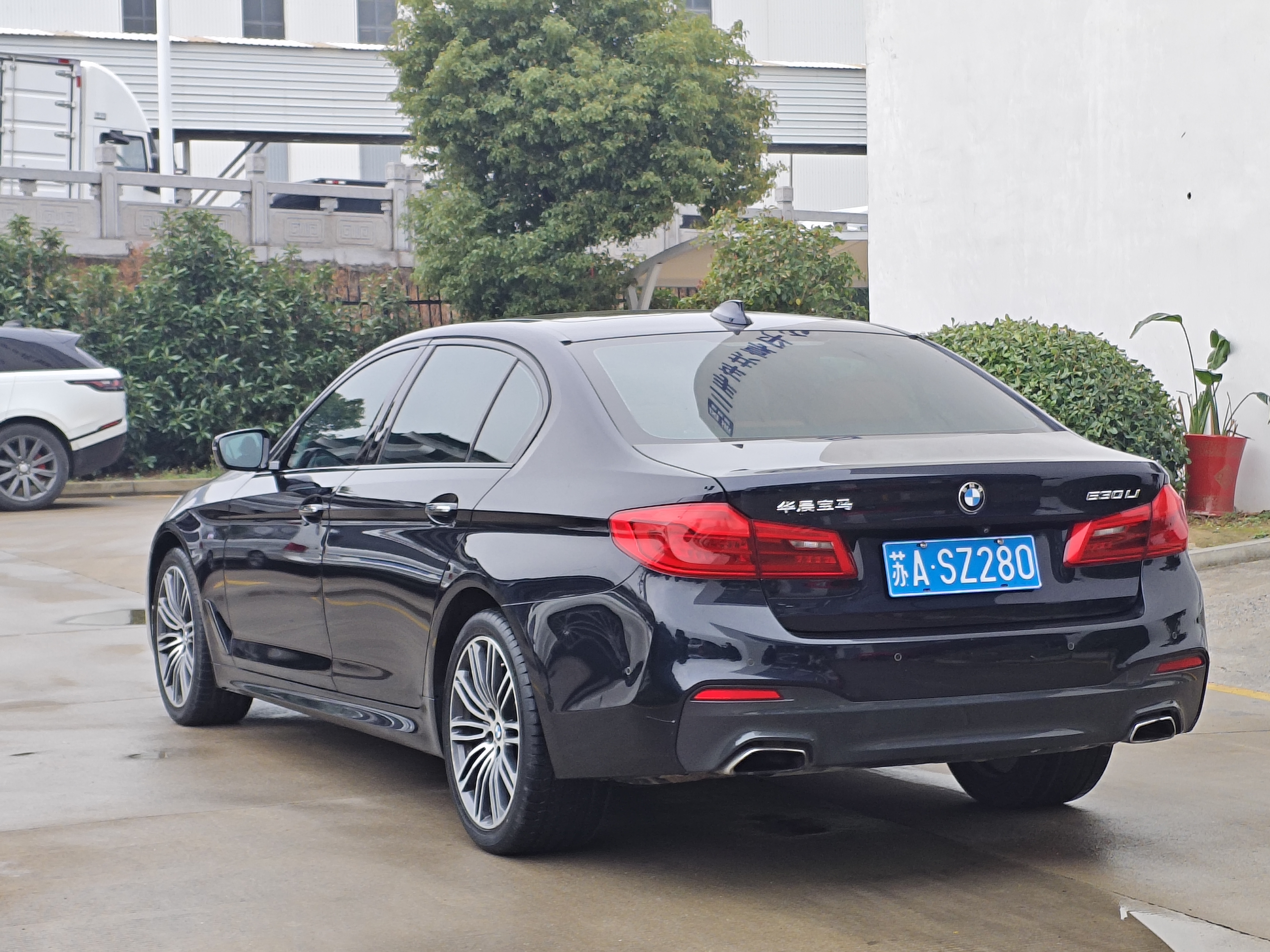 BMW 5 Series 2018 immagine di auto #4