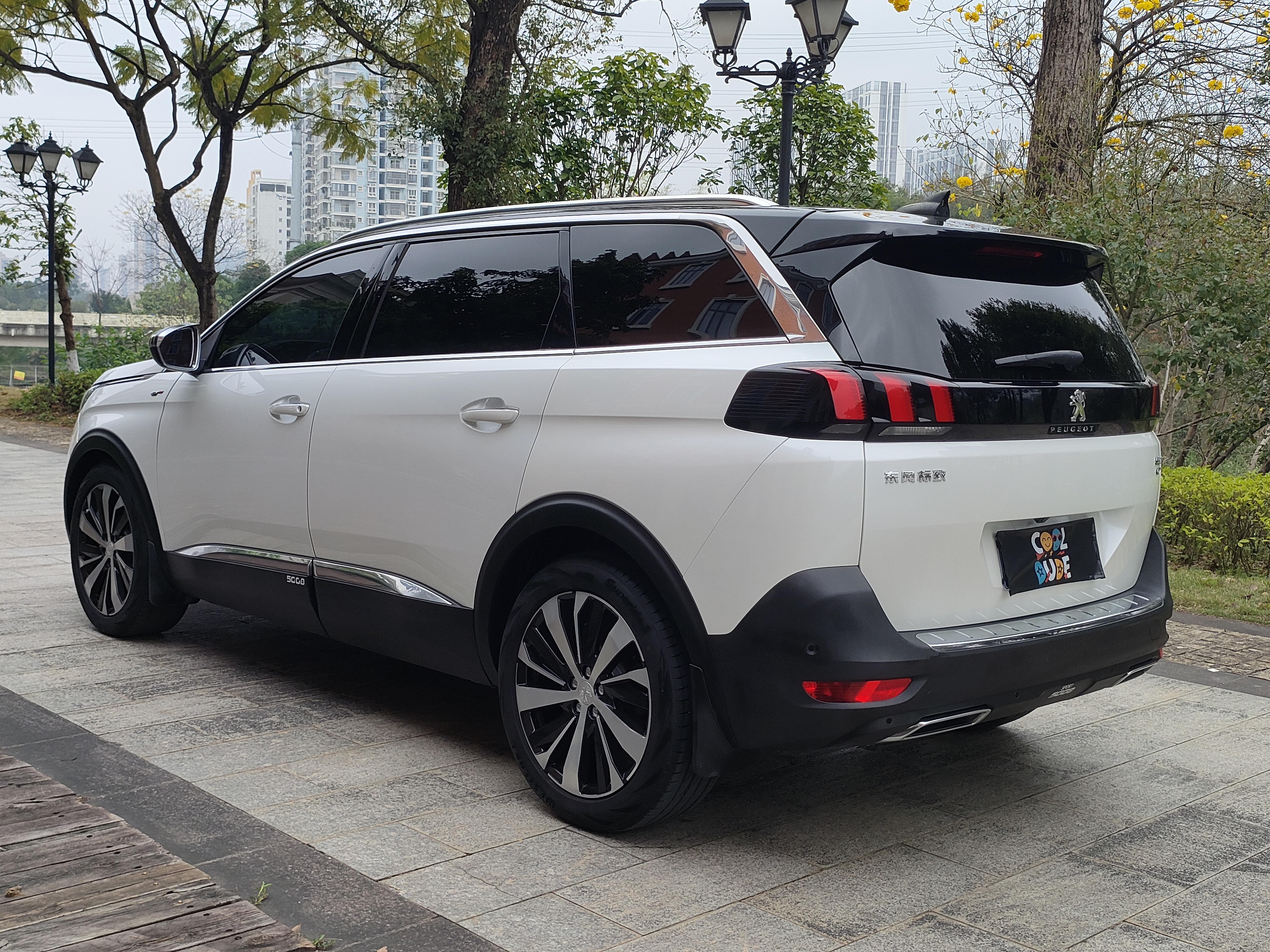 Peugeot 5008 2017 car image #4