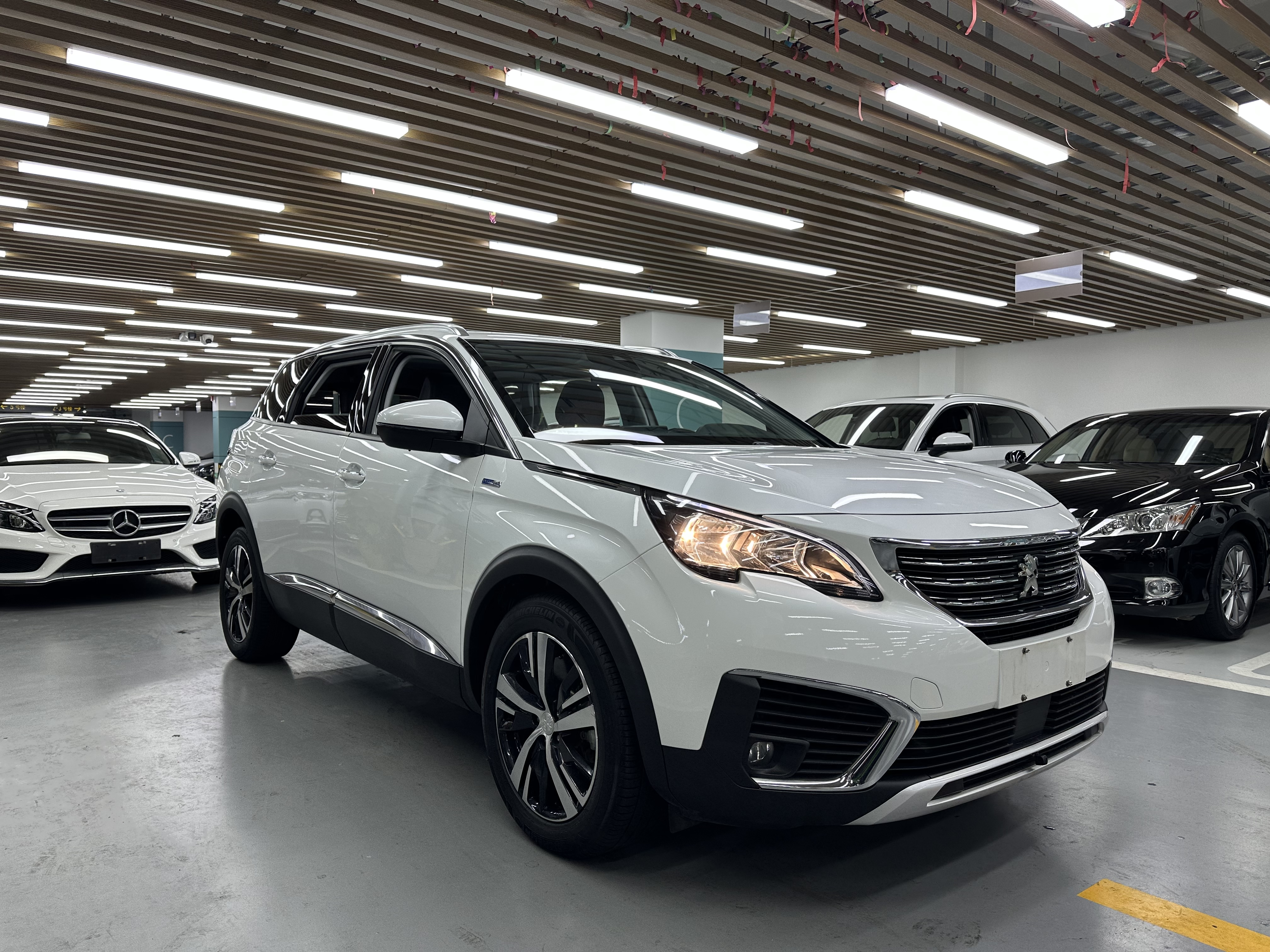 Peugeot 5008 2019 car image #4
