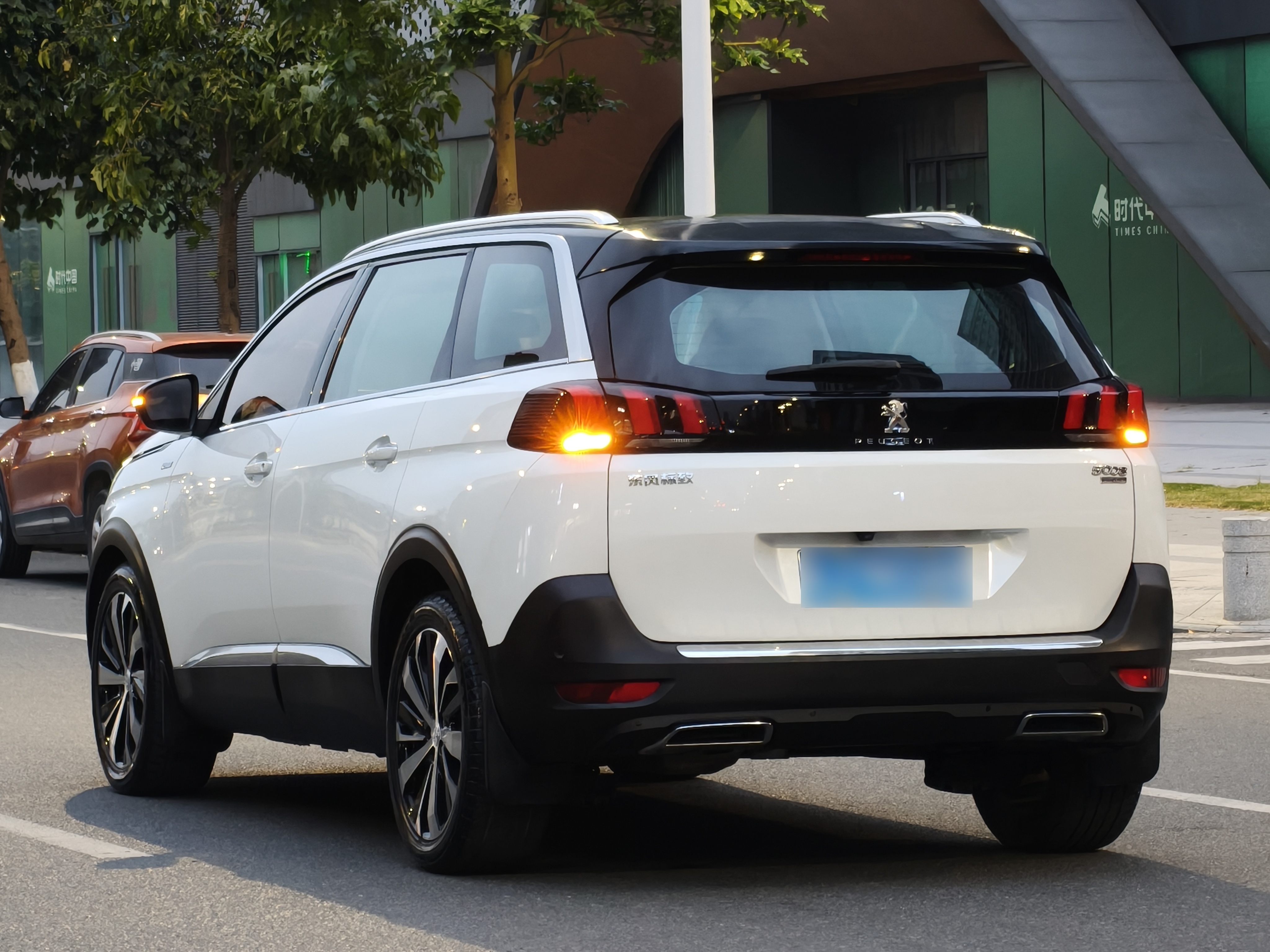 Peugeot 5008 2017 car image #4