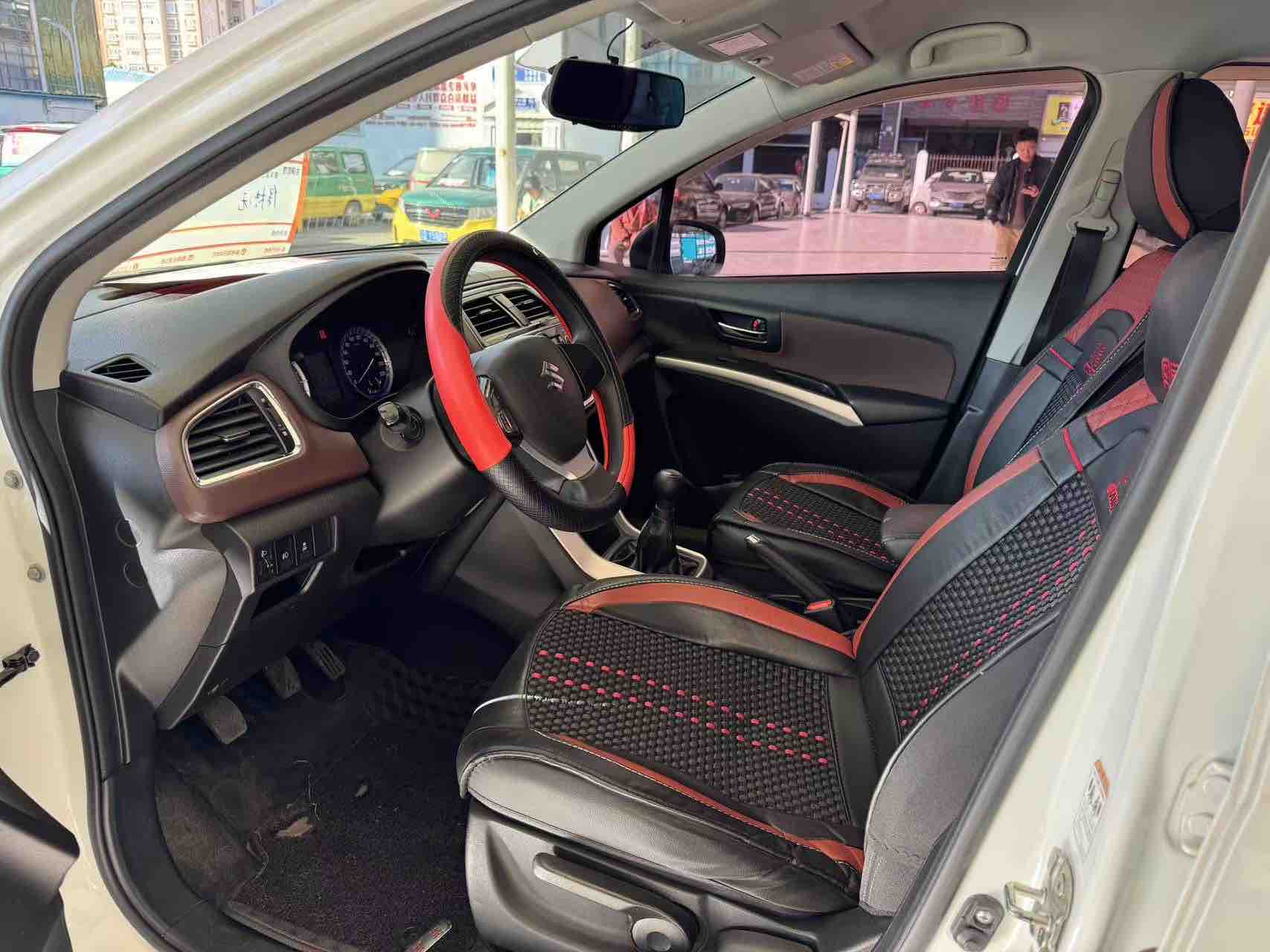 Suzuki SX4 S-CROSS 2018 imagem de carro #4