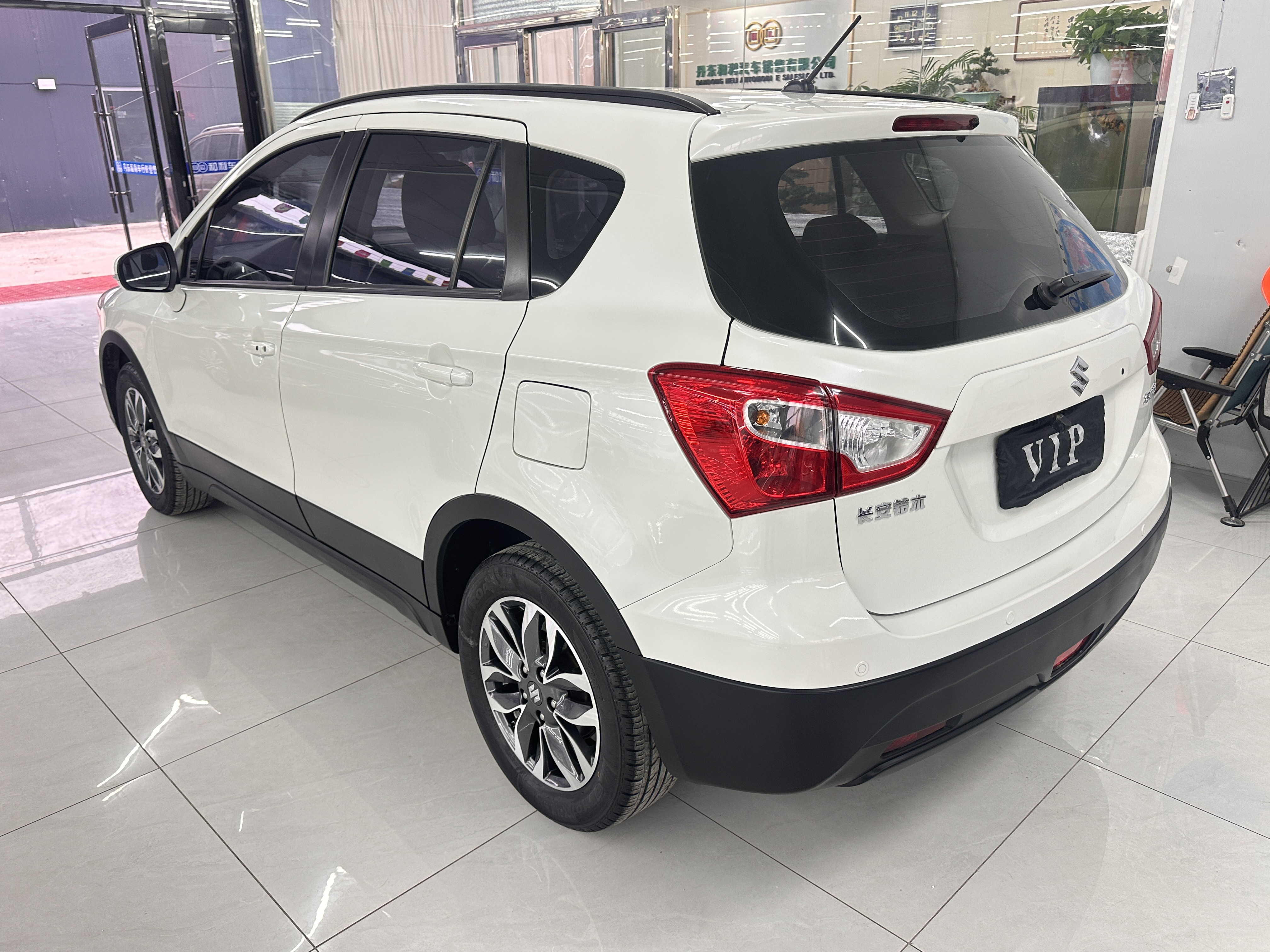 Suzuki SX4 S-CROSS 2019 image de voiture #4