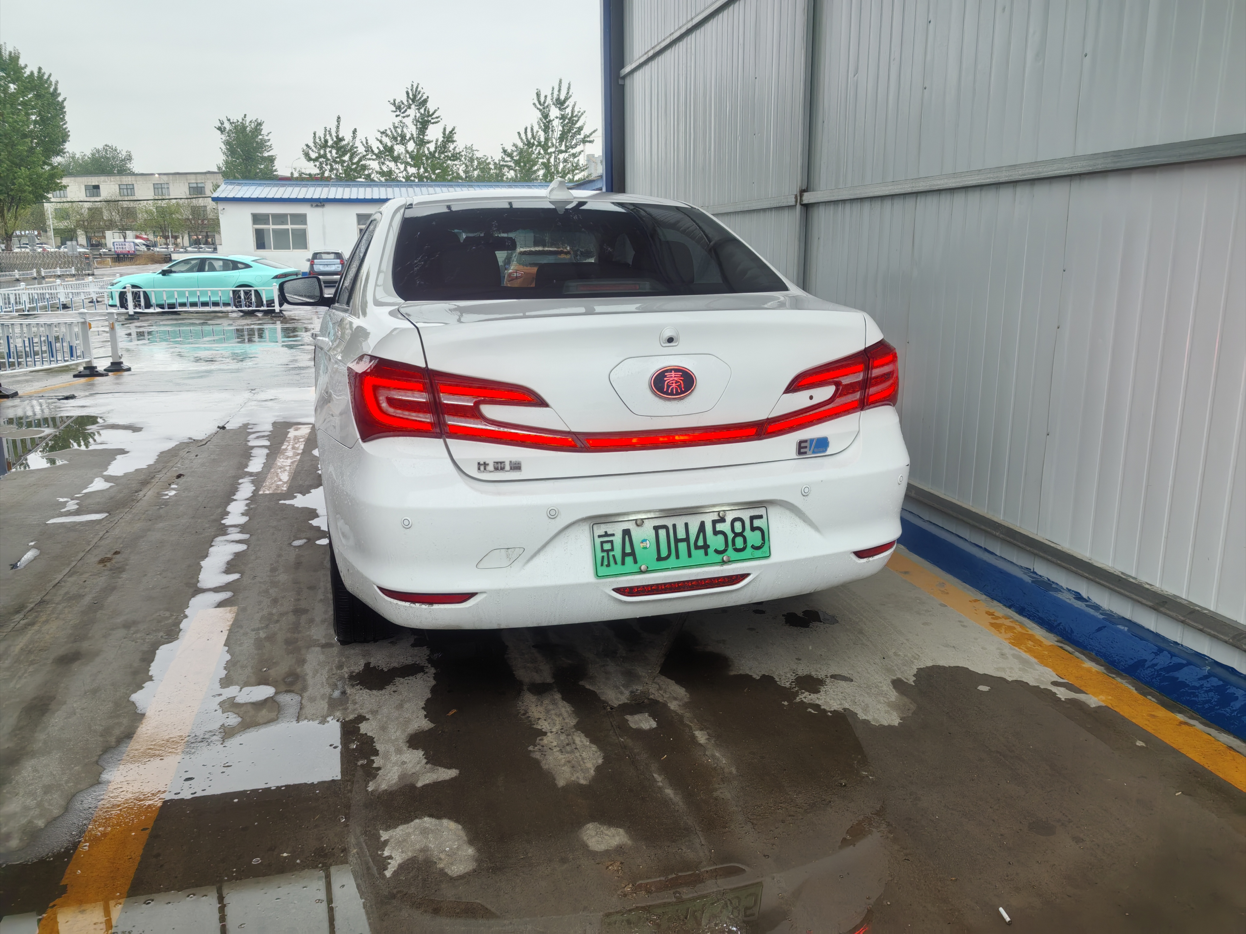 BYD Qin New Energy 2017 car image #4