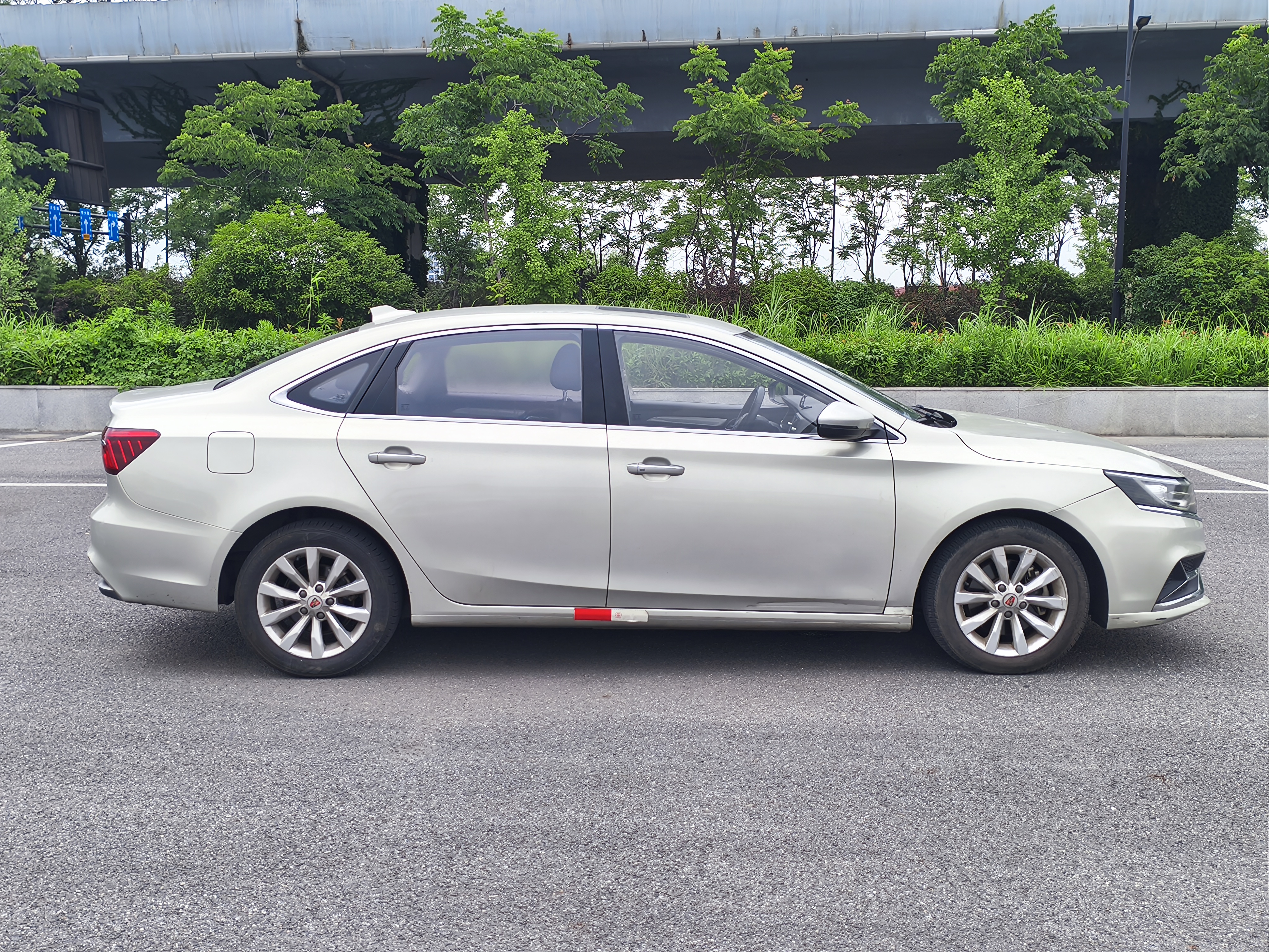 Roewe i6 New Energy 2018 car image #4