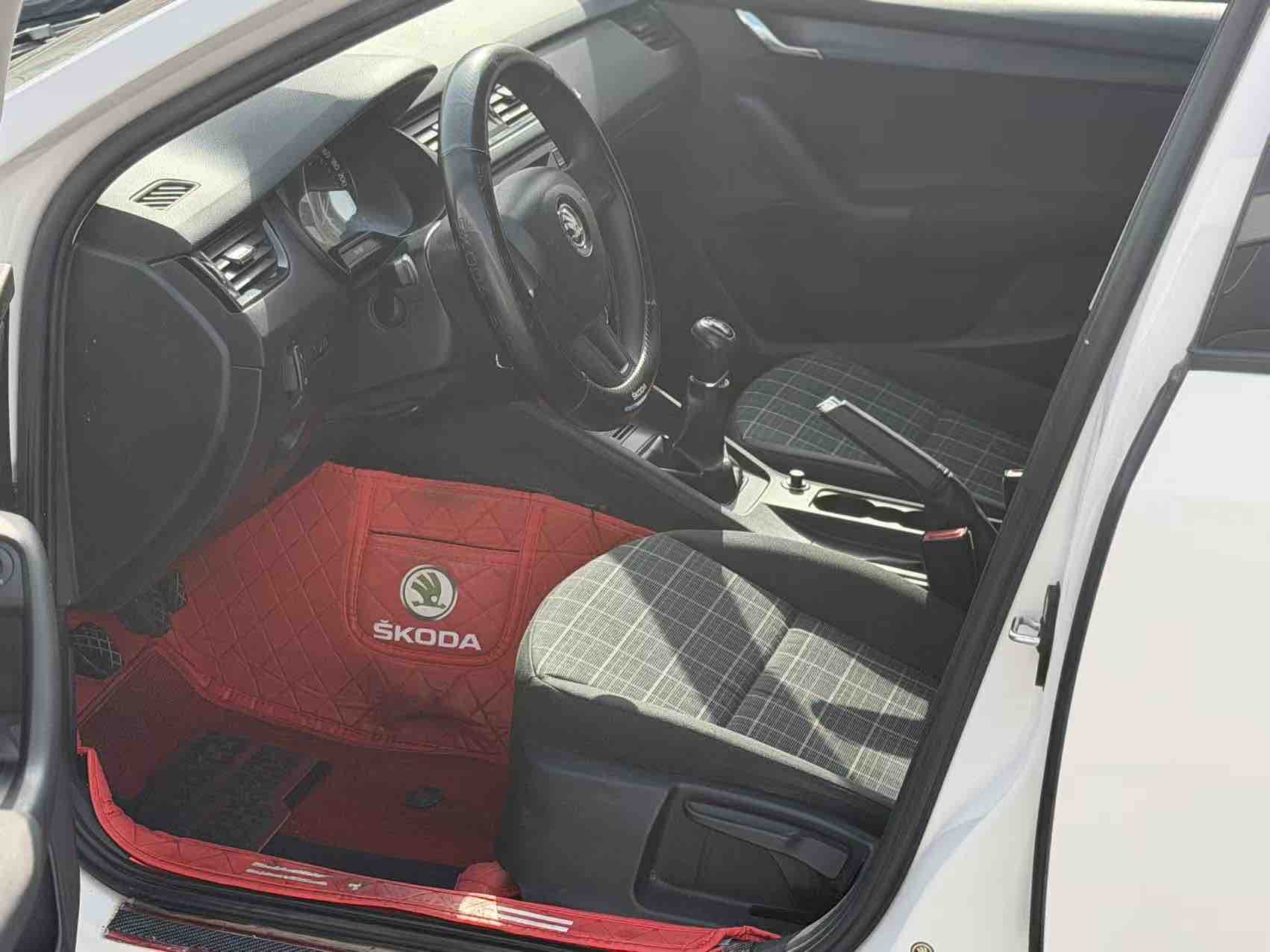 Skoda Octavia 2019 car image #4