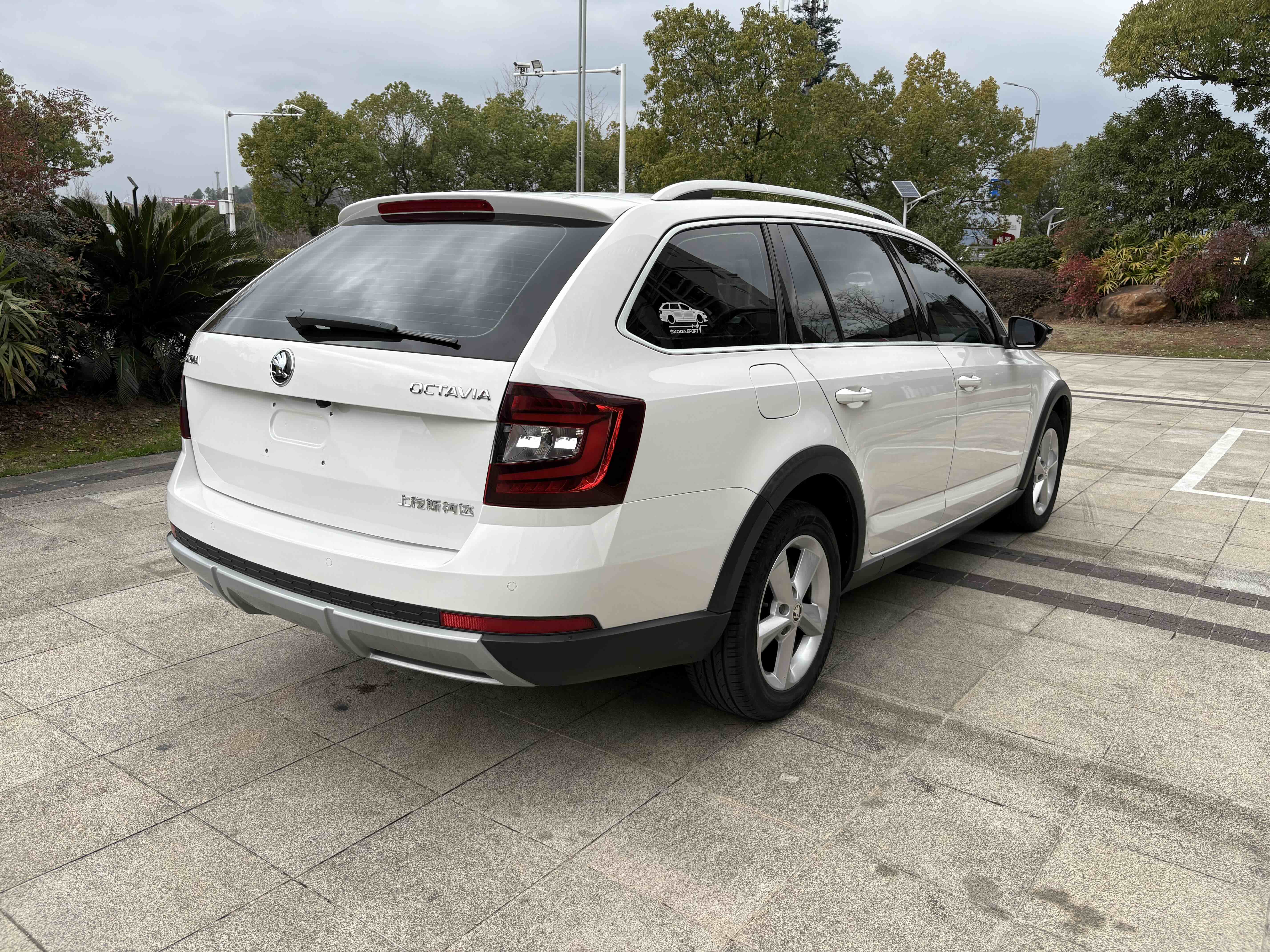 Skoda Octavia 2017 car image #4