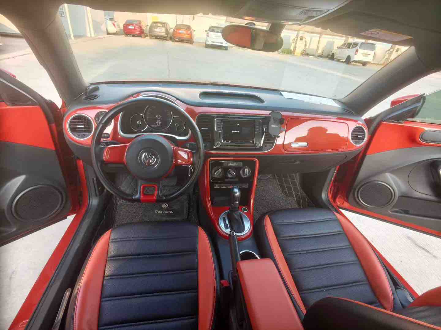 Volkswagen Beetle 2020 car image #4