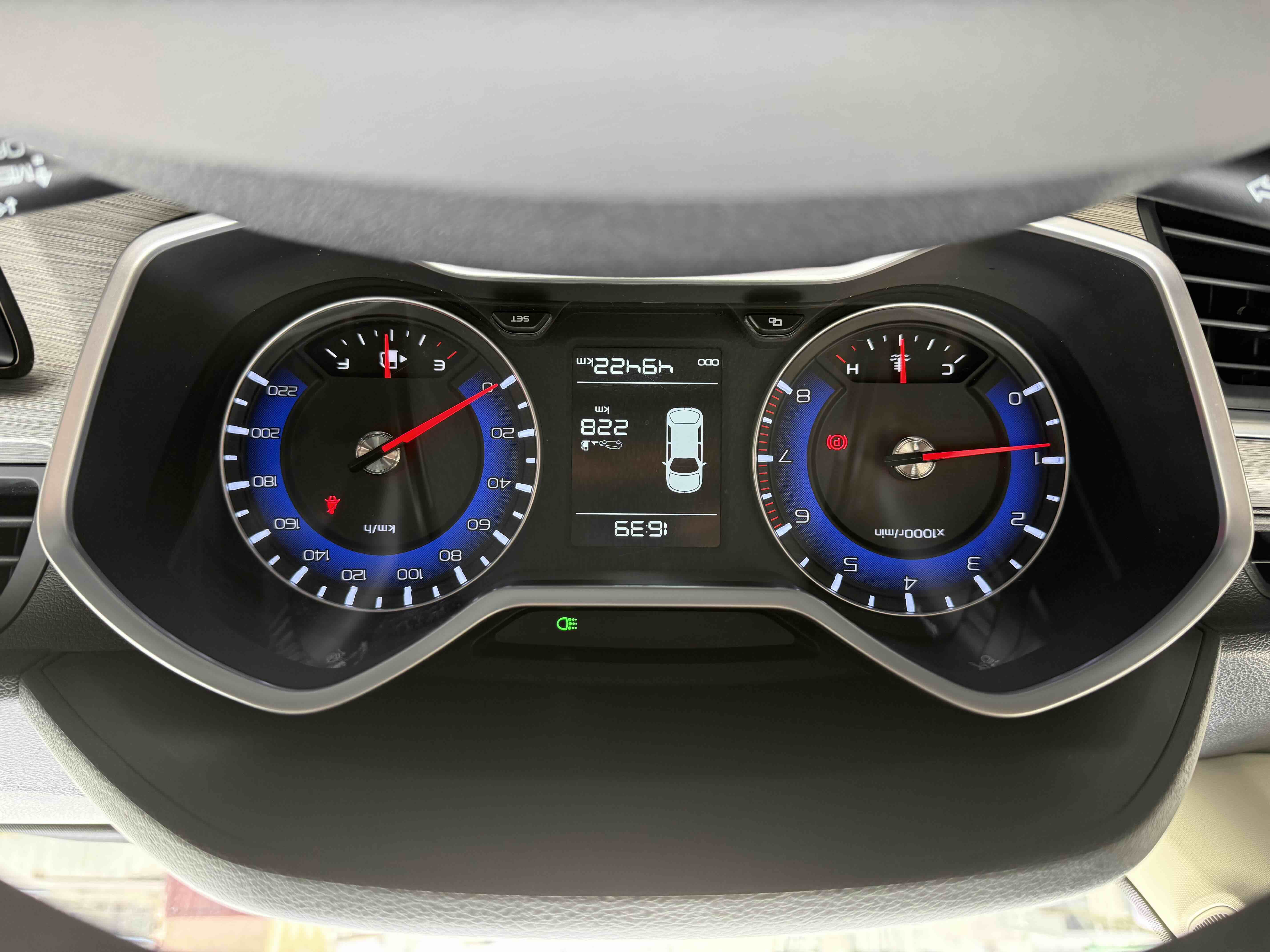 Vision X3 2019 car image #4