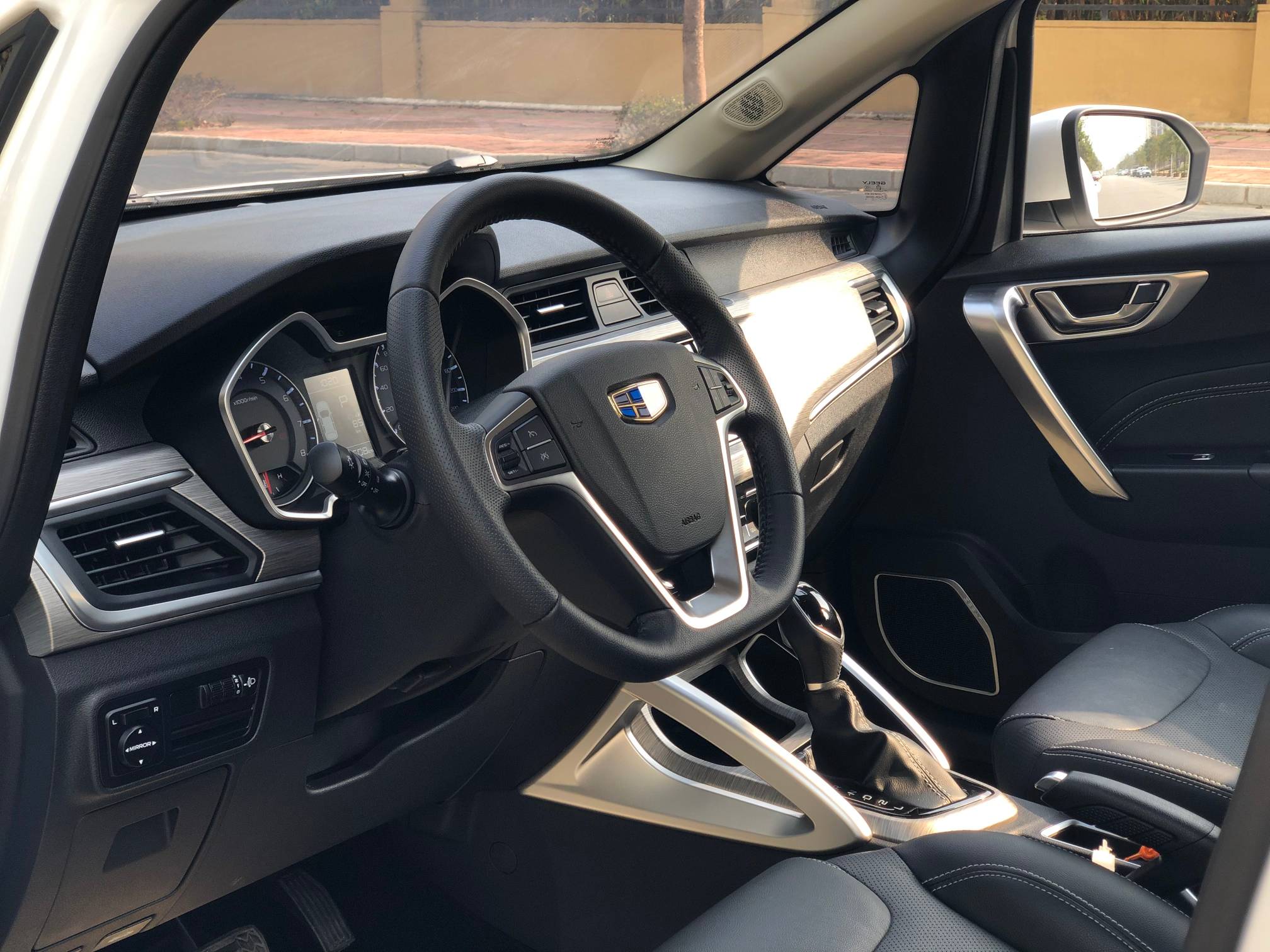 Vision X3 2019 car image #4