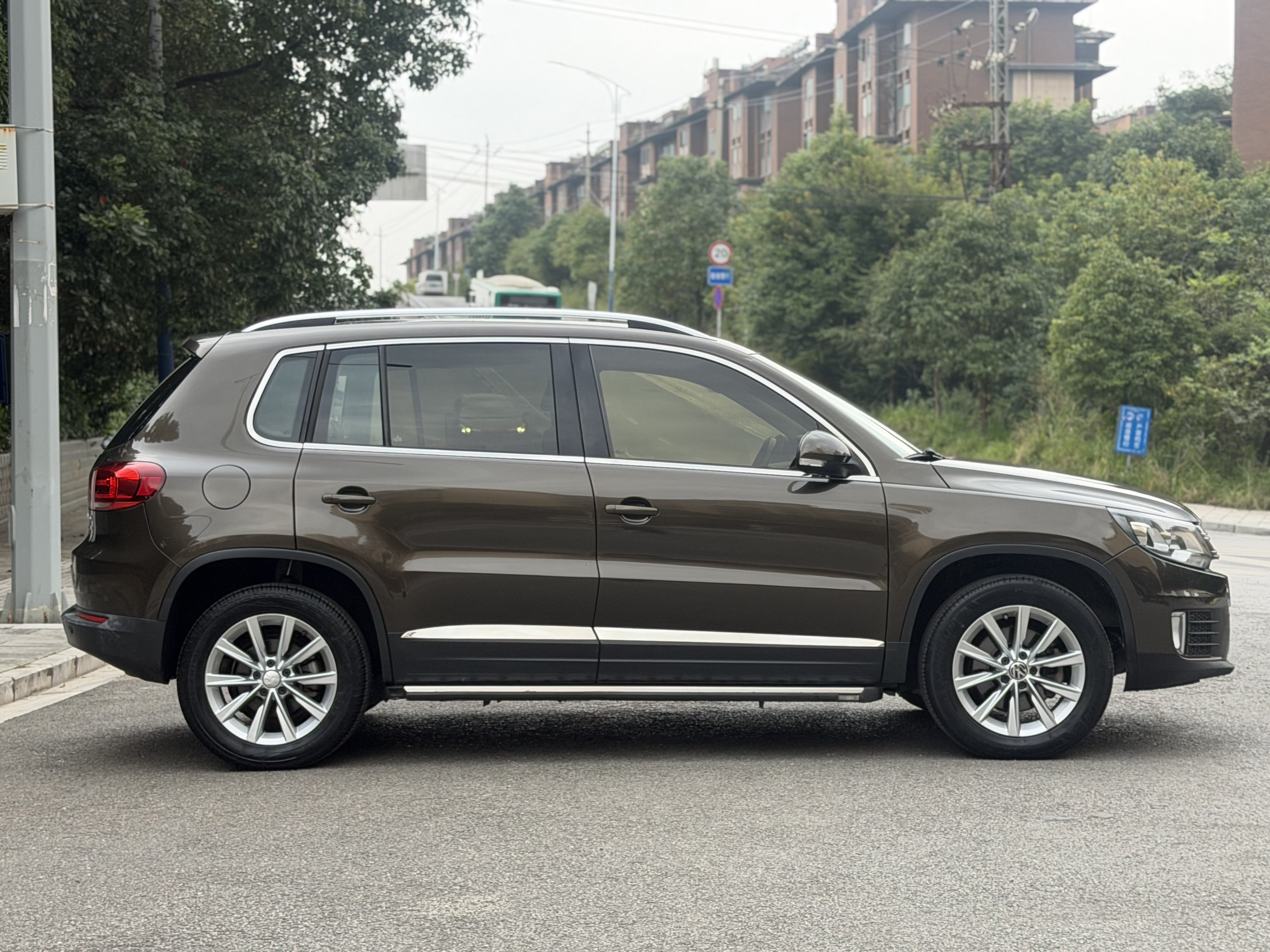 Volkswagen Tiguan 2015 car image #4