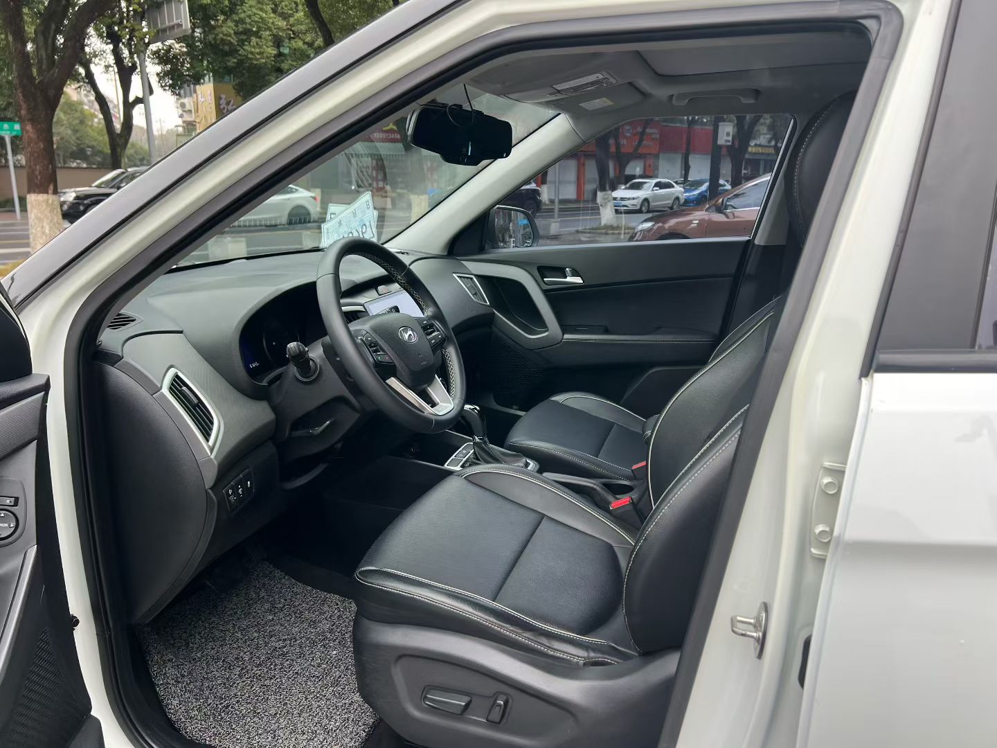 Hyundai ix25 2018 car image #4