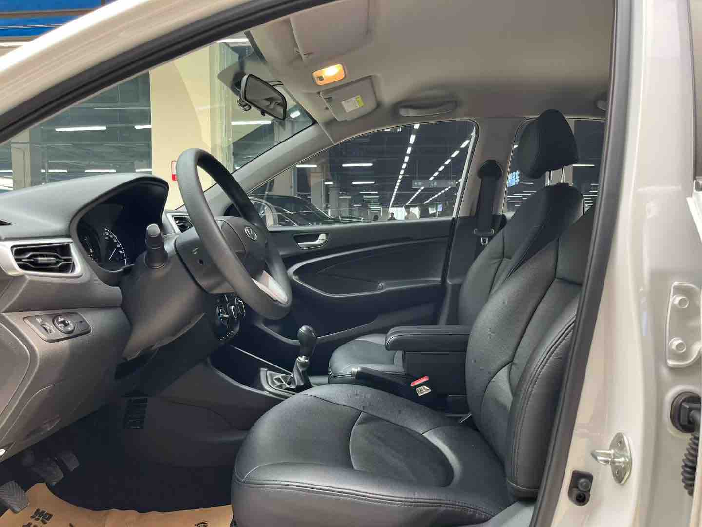 Hyundai Reina 2019 car image #4