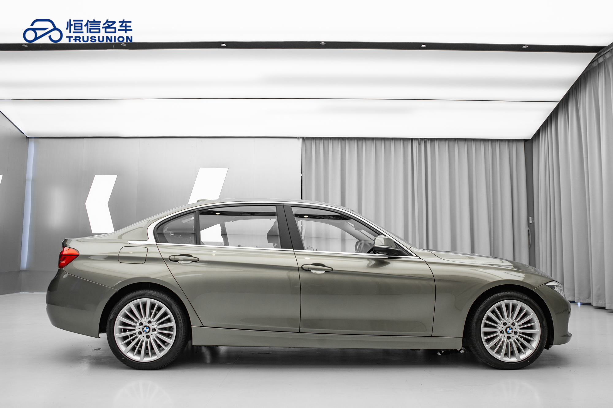 BMW 3 Series 2018 #4 BMW 3 Series 2018 car image #4