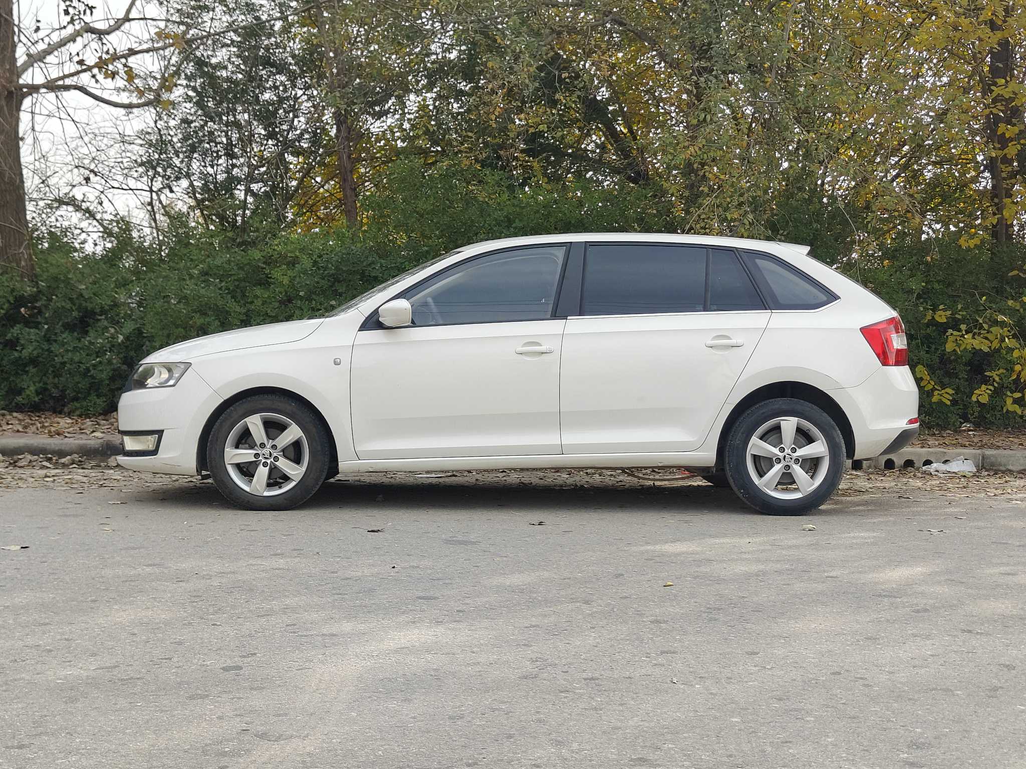 Skoda Rapid Spaceback 2018 car image #4