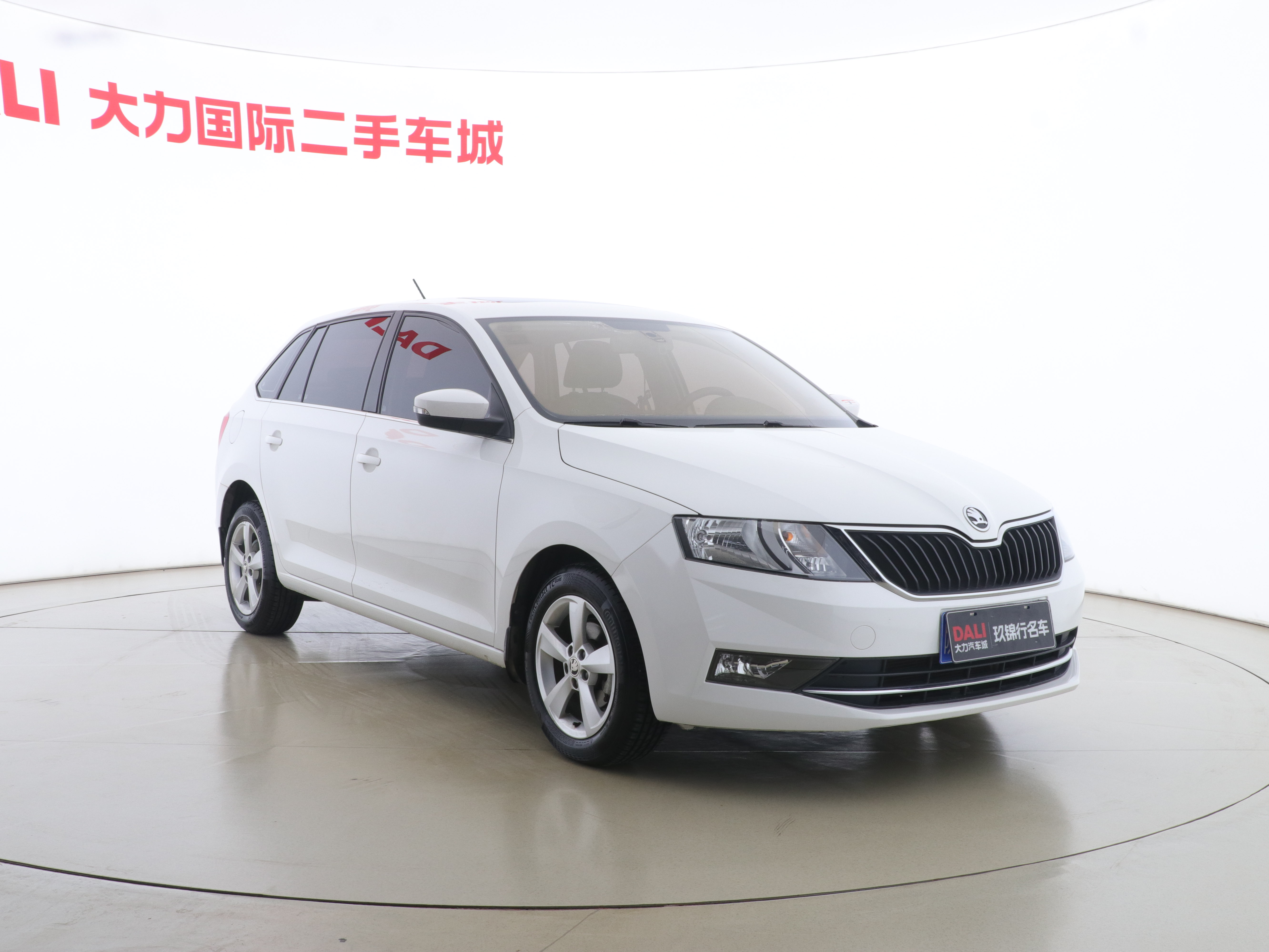 Skoda Rapid Spaceback 2018 immagine di auto #4