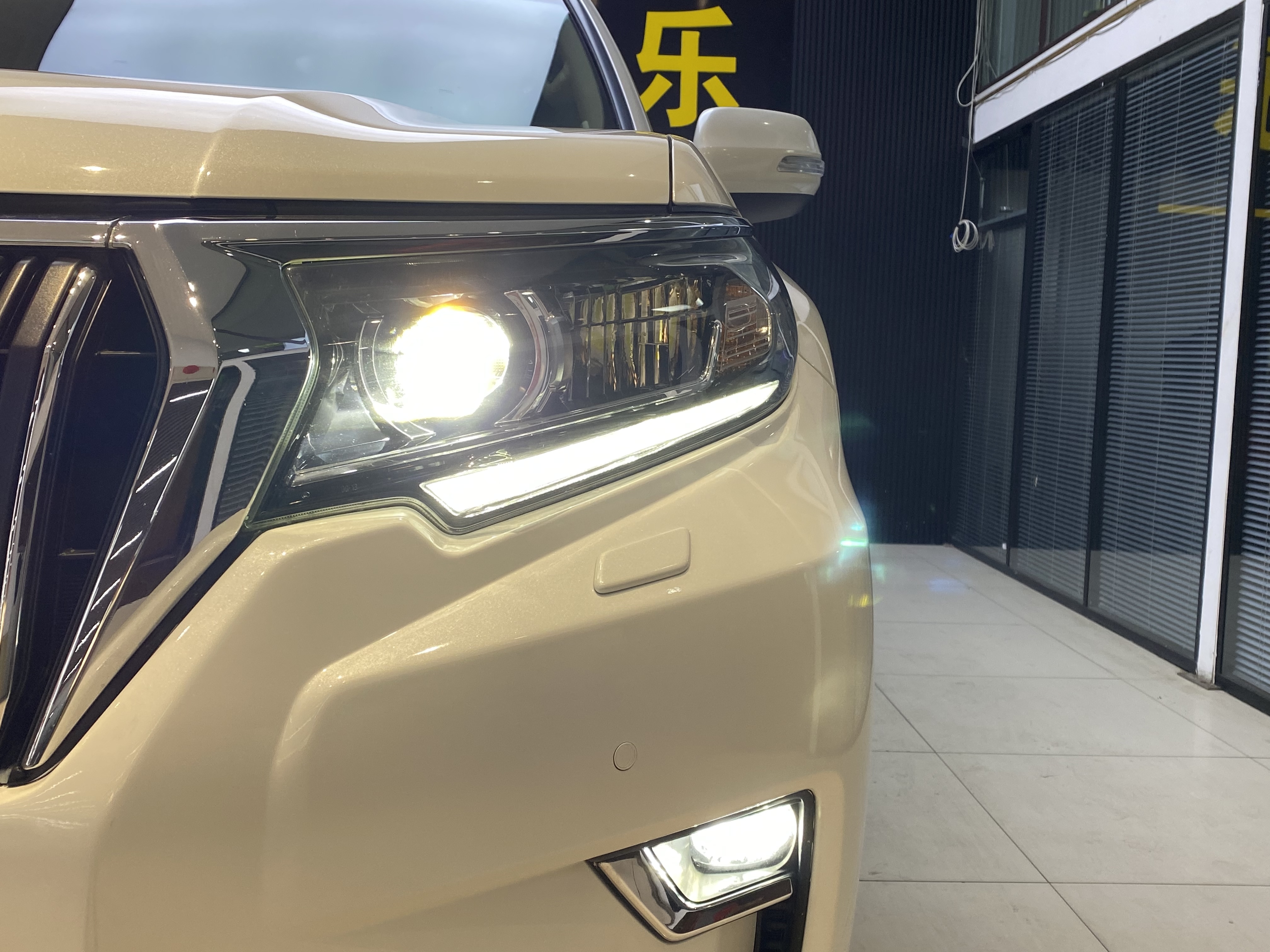Toyota Land Cruiser Prado 2018 car image #4