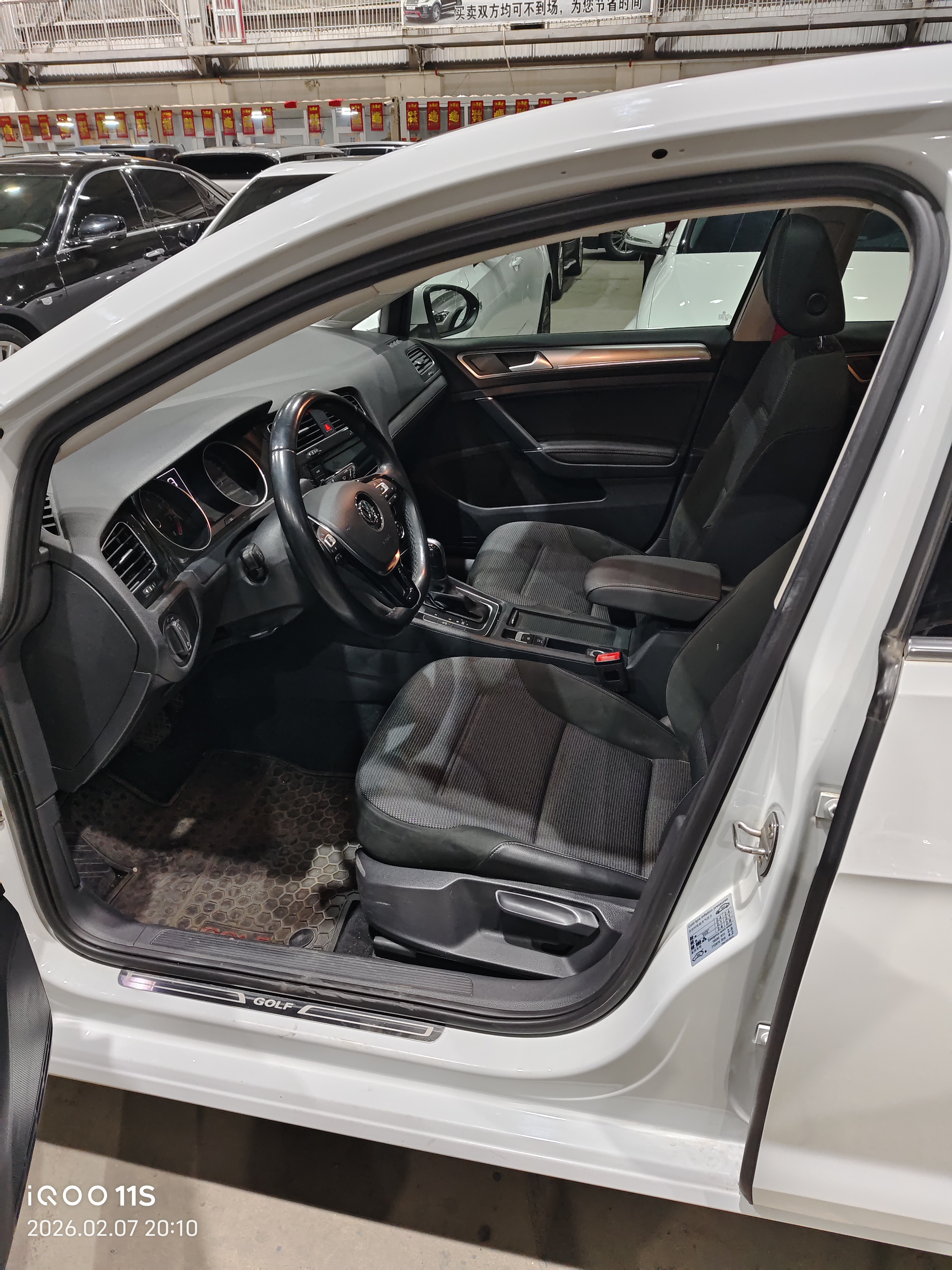 Volkswagen Golf 2019 car image #4