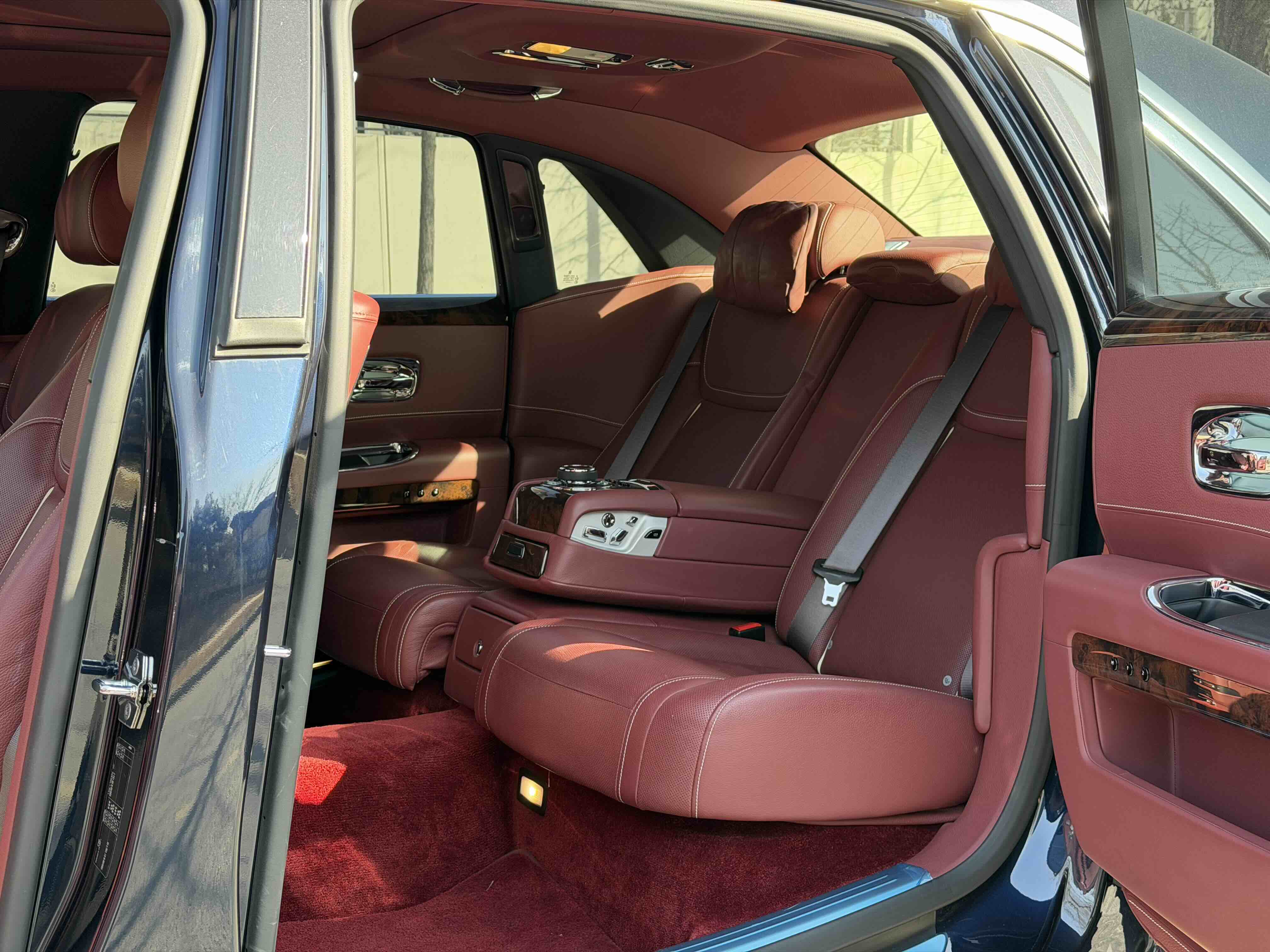 劳斯莱斯 古思特 2017 汽车图片 #4