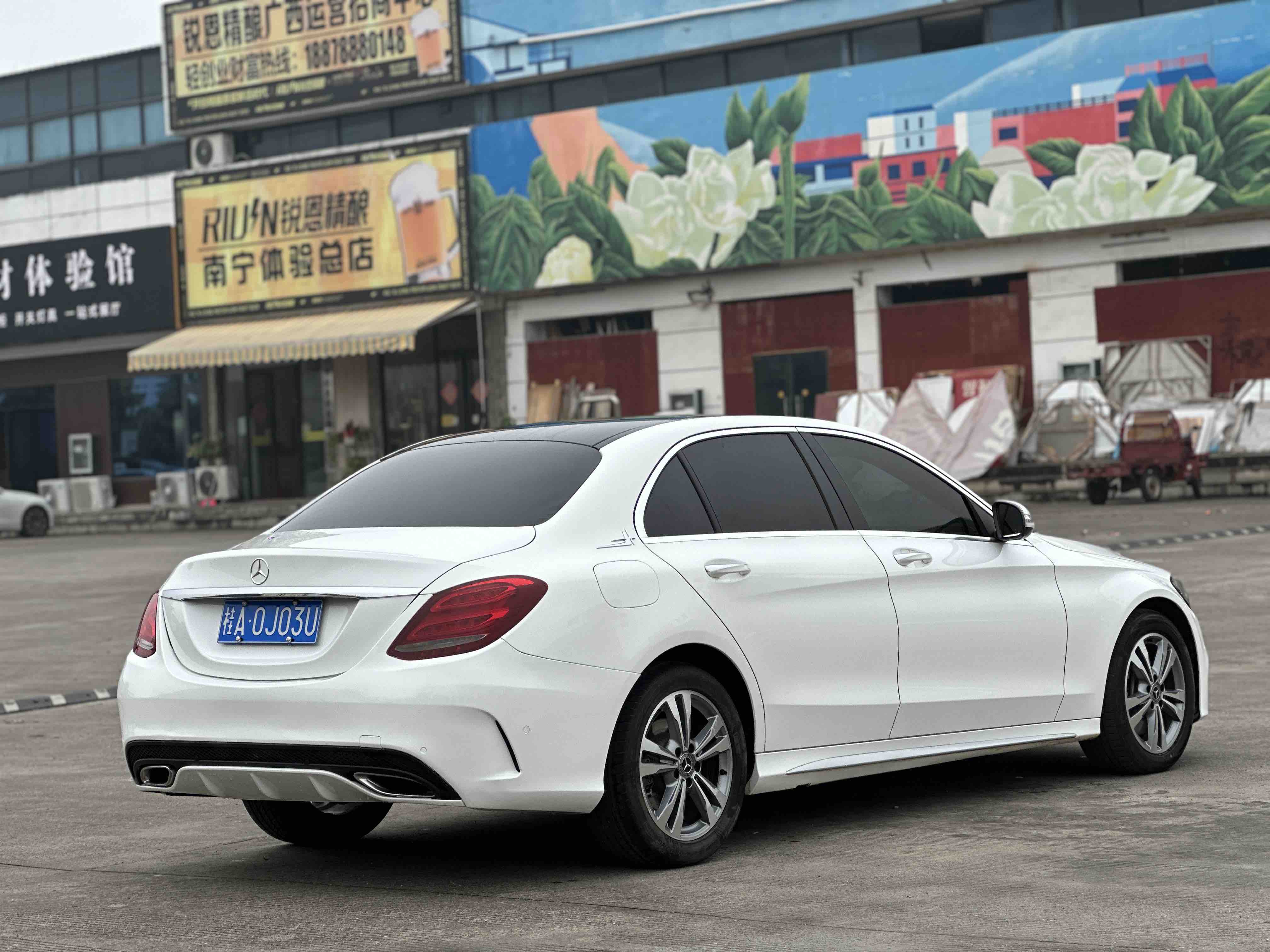 Mercedes-Benz C Class 2018 car image #4